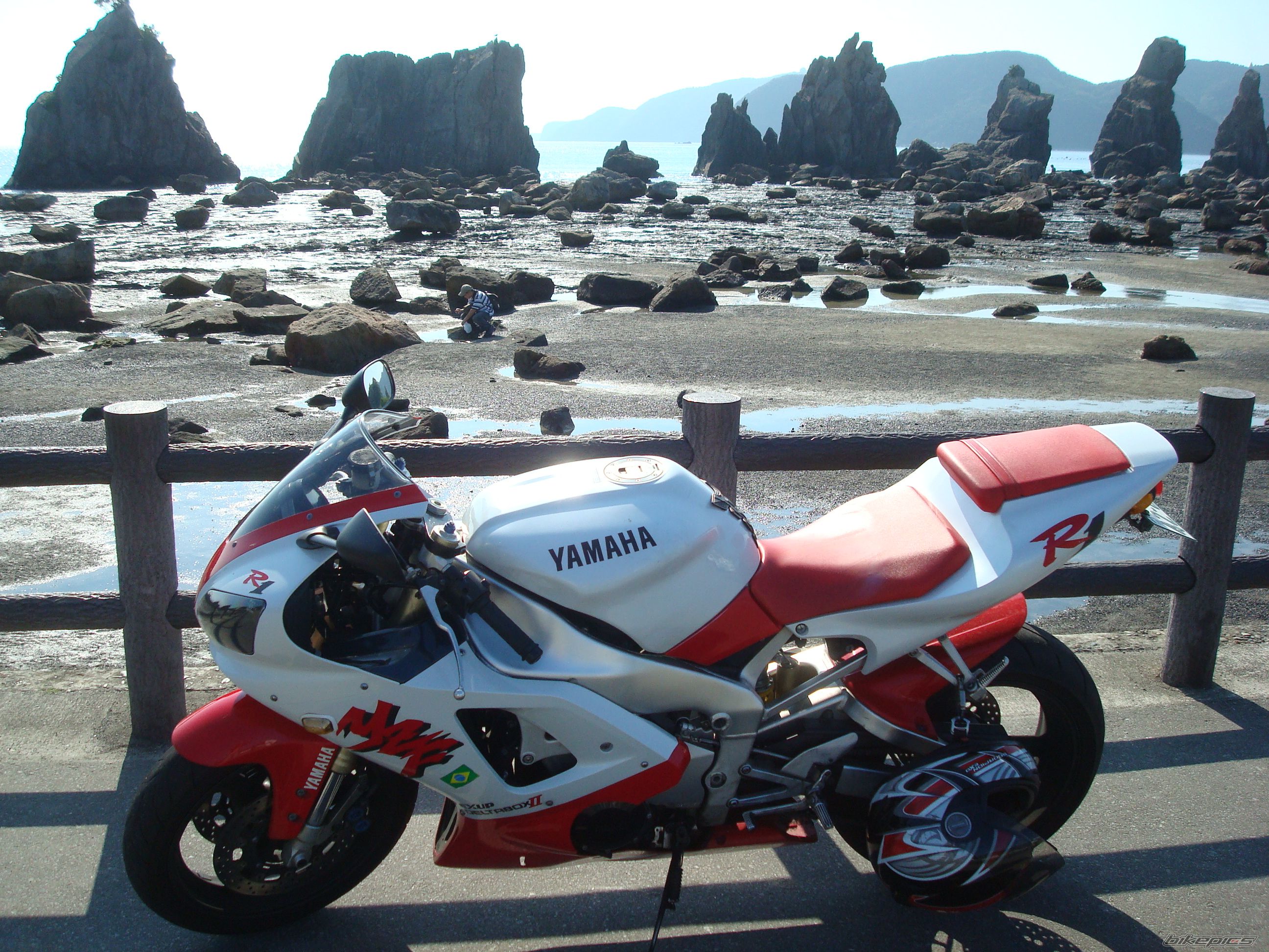 1998 YAMAHA YZF R1 | Picture 2004453 motorcycle photo