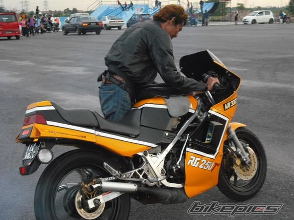 2009 SUZUKI RG 250 | Picture 2004840 motorcycle photo