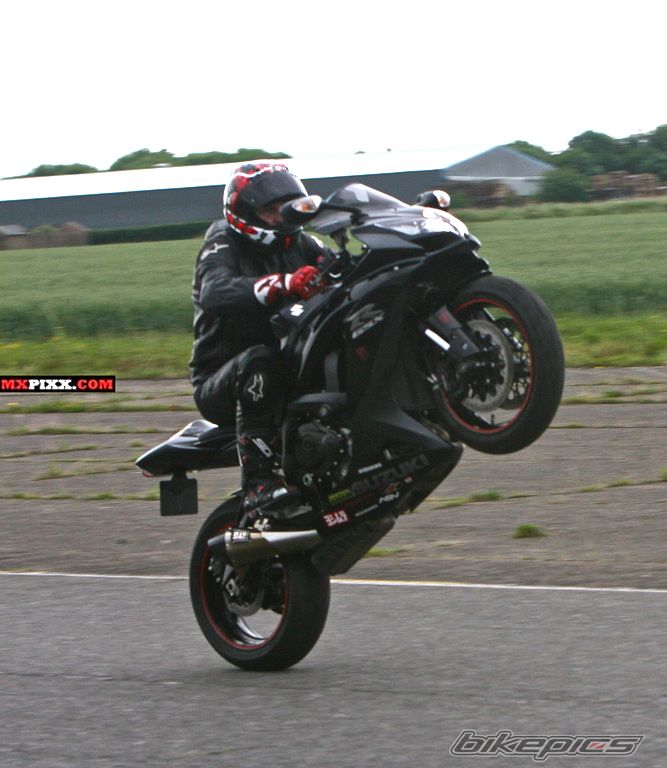 2009 SUZUKI GSX R 750 | Picture 2005321 motorcycle photo