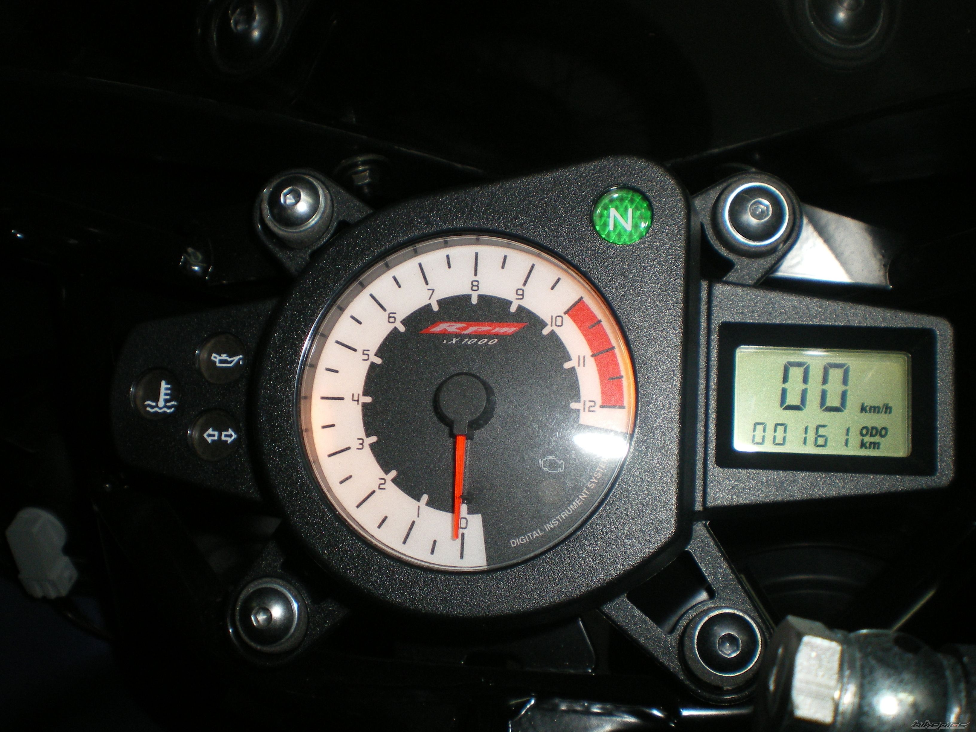 2010 YAMAHA TZR 50 | Picture 2005328 motorcycle photo