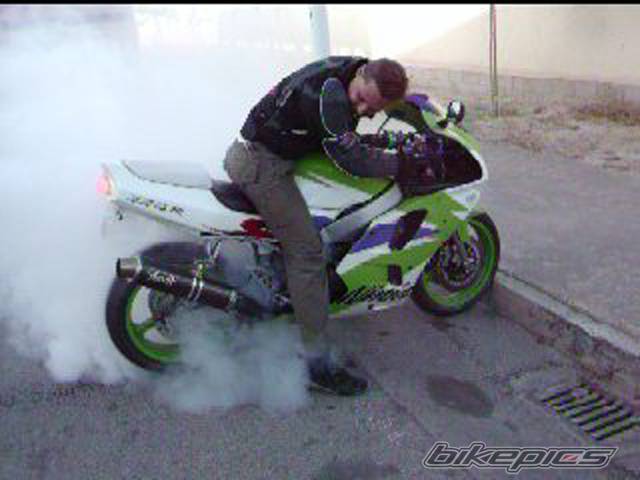 1996 KAWASAKI ZX 6R | Picture 200562 motorcycle photo