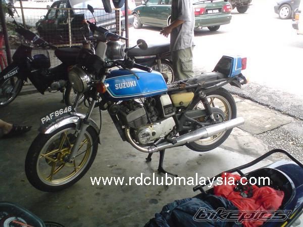 2010 SUZUKI GT 250 | Picture 2006858 motorcycle photo