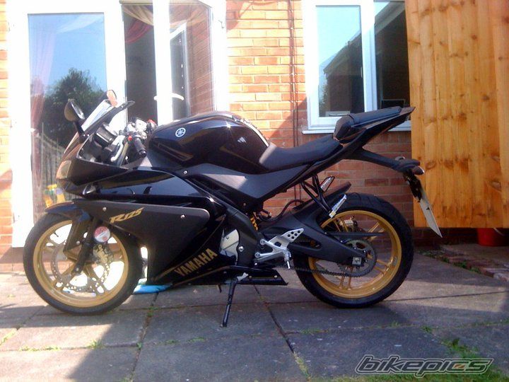 2010 YAMAHA YZF R125 | Picture 2006978 motorcycle photo