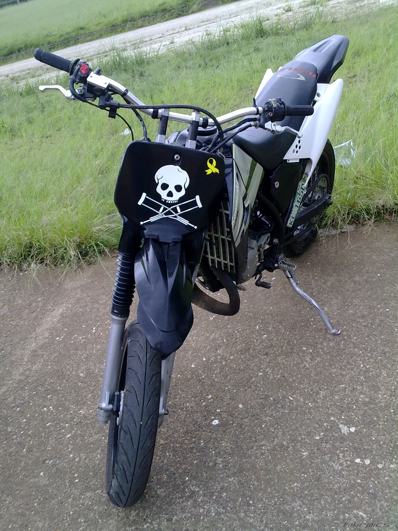 2010 KAWASAKI KMX 125 | Picture 2009066 motorcycle photo