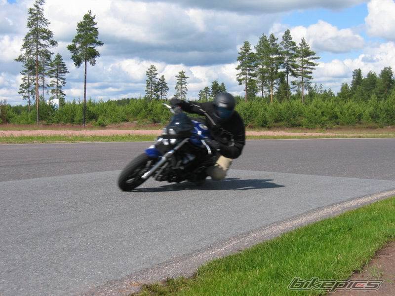 2003 YAMAHA FZS 600 FAZER | Picture 200955 motorcycle photo