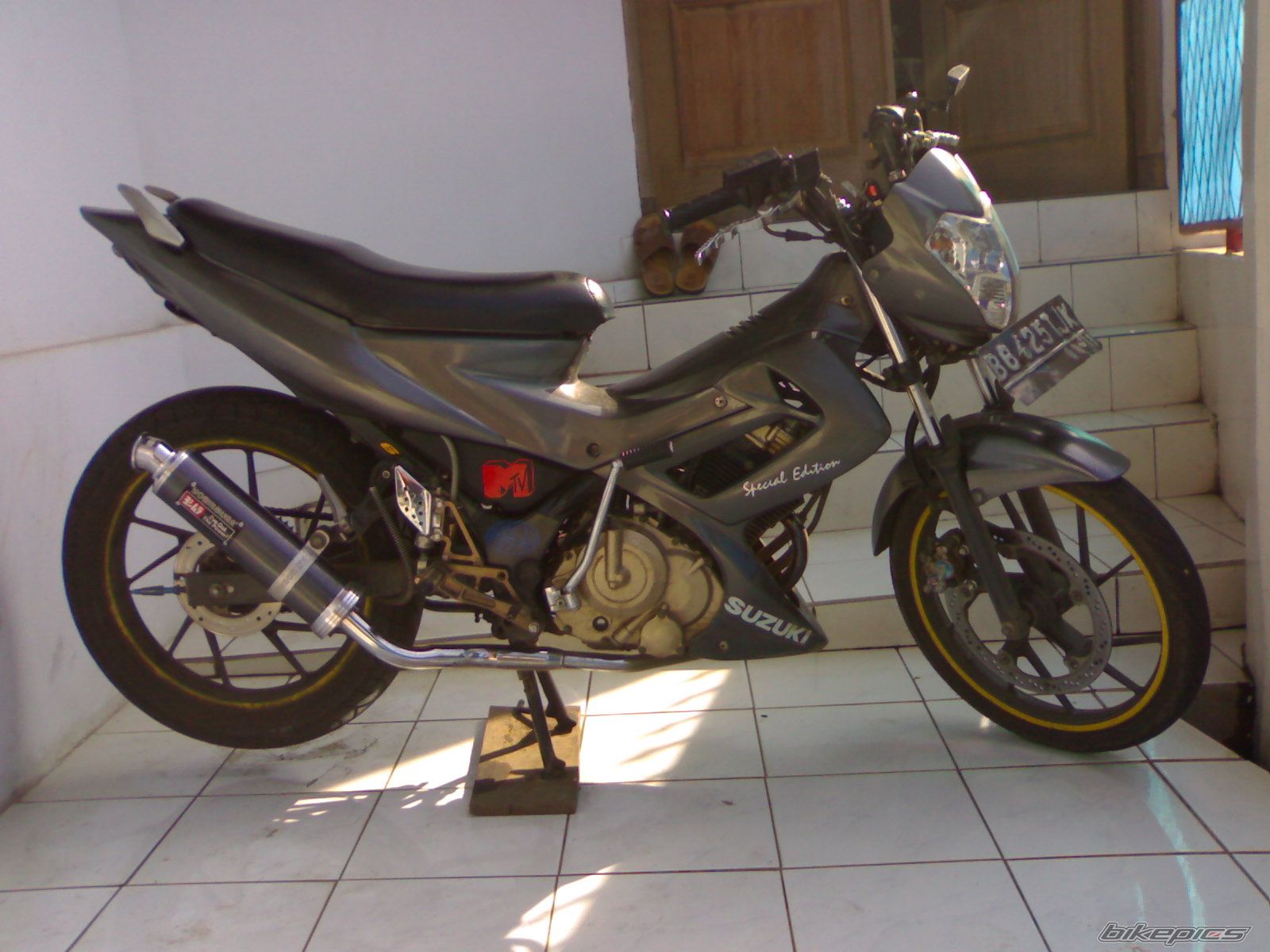 2006 SUZUKI SATRIA F 150 | Picture 2009698 motorcycle photo
