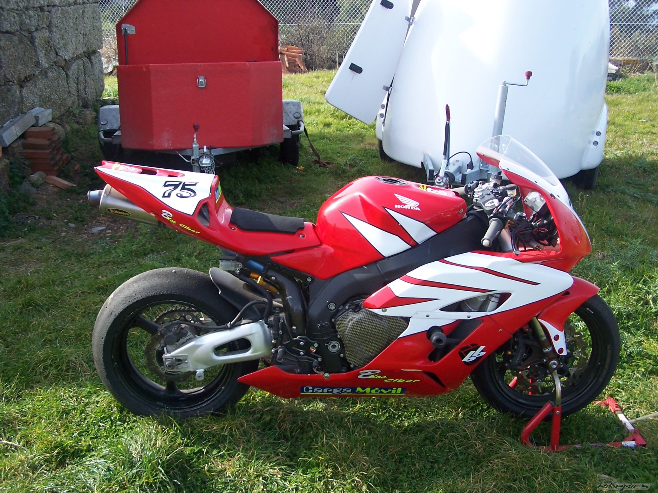    | Picture 2010005 motorcycle photo