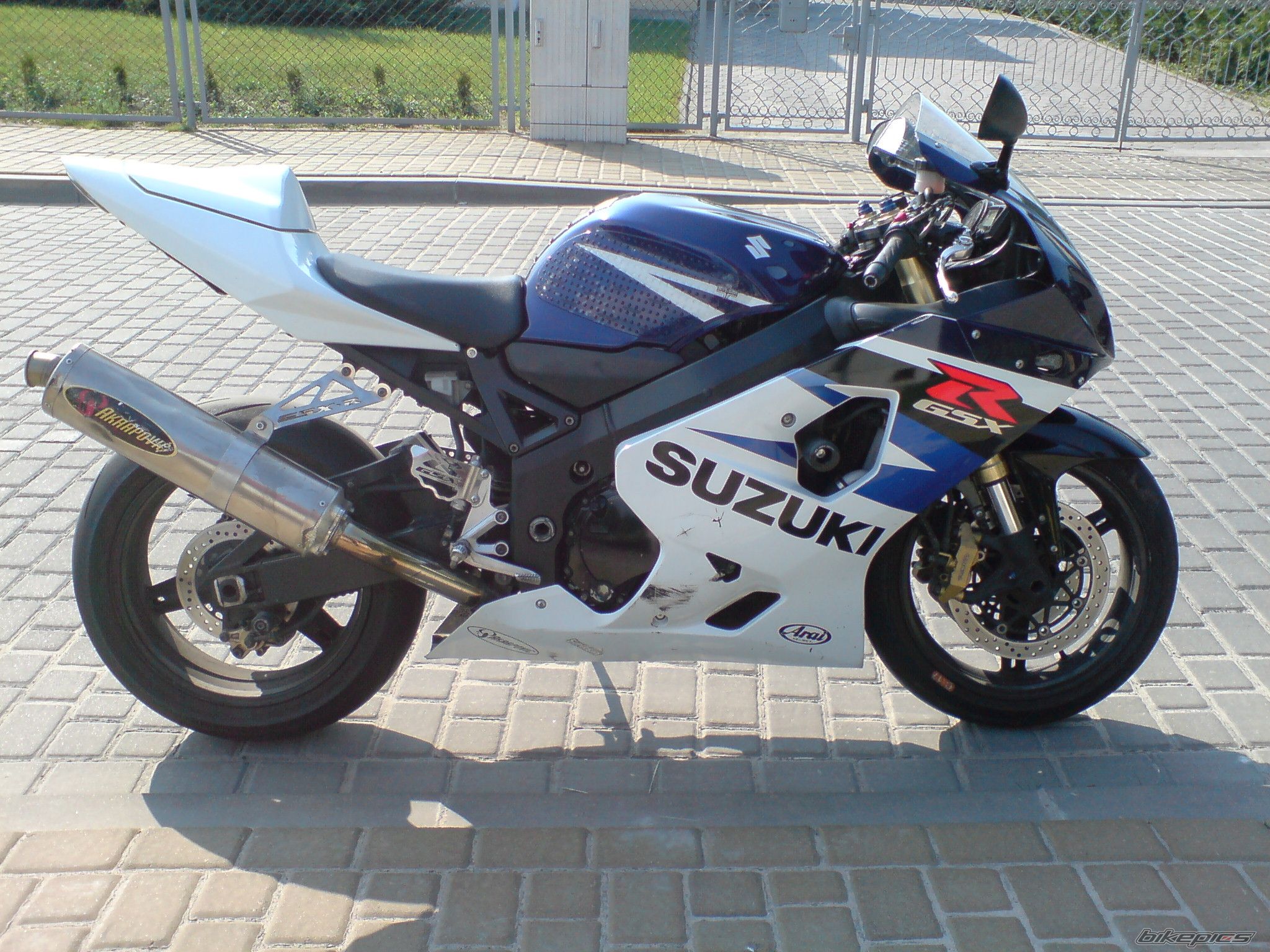2004 SUZUKI GSX R 750 | Picture 2010058 motorcycle photo