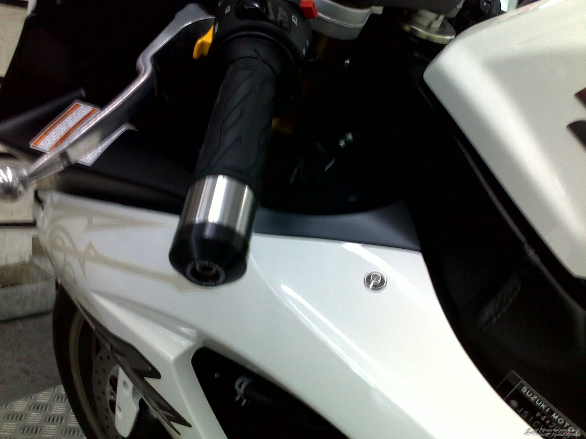 2010 SUZUKI GSX R 600 | Picture 2011116 motorcycle photo