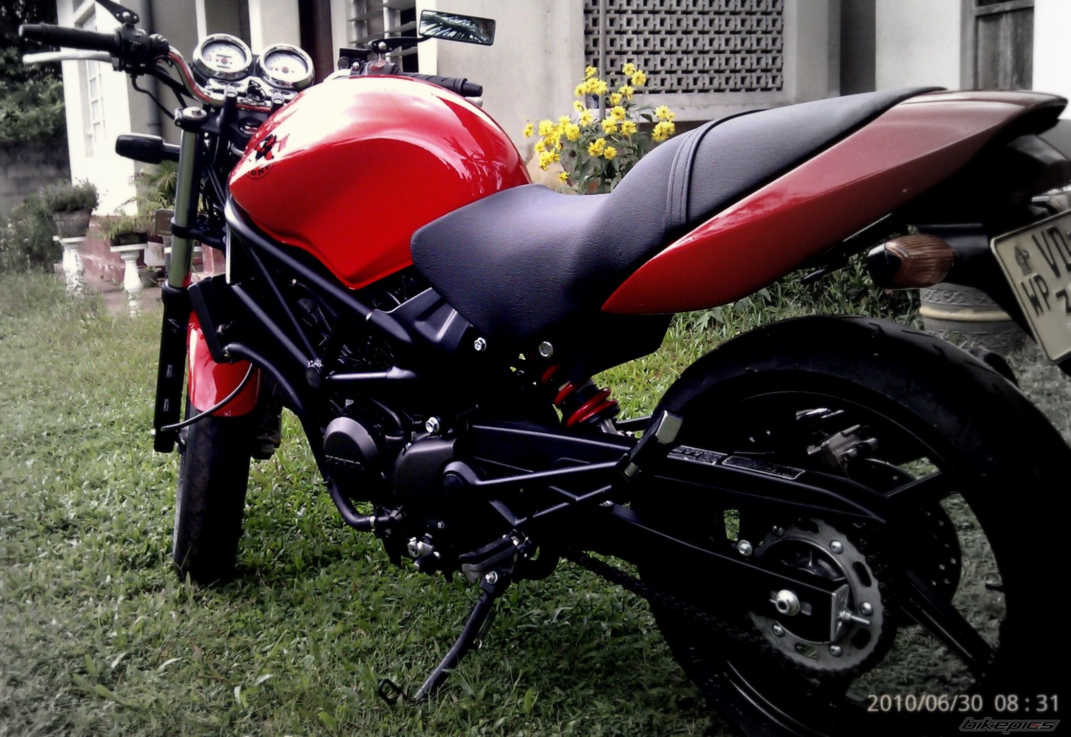 2007 HONDA VTR 250 | Picture 2011120 motorcycle photo