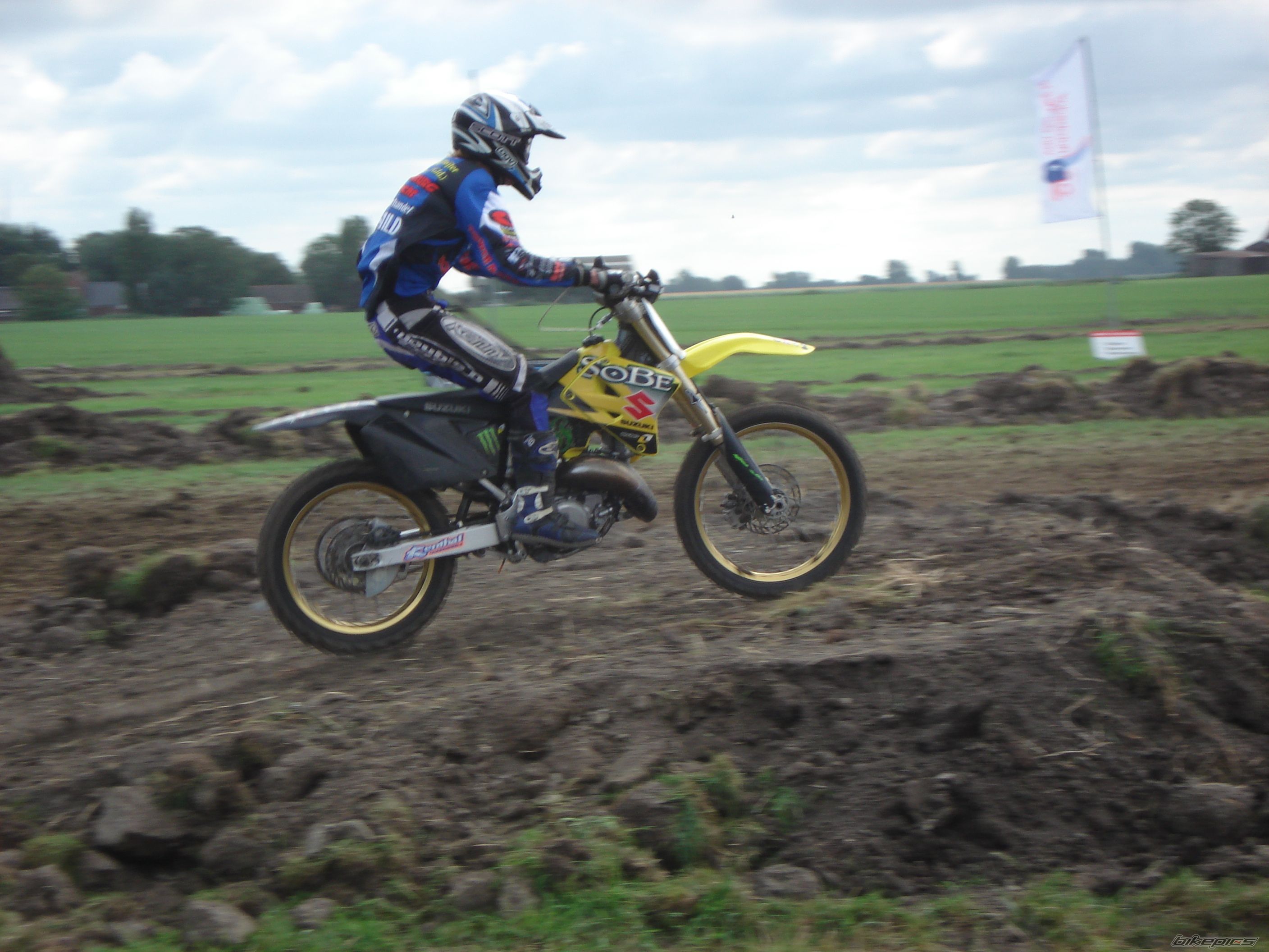 2002 SUZUKI RM 125 | Picture 2011182 motorcycle photo