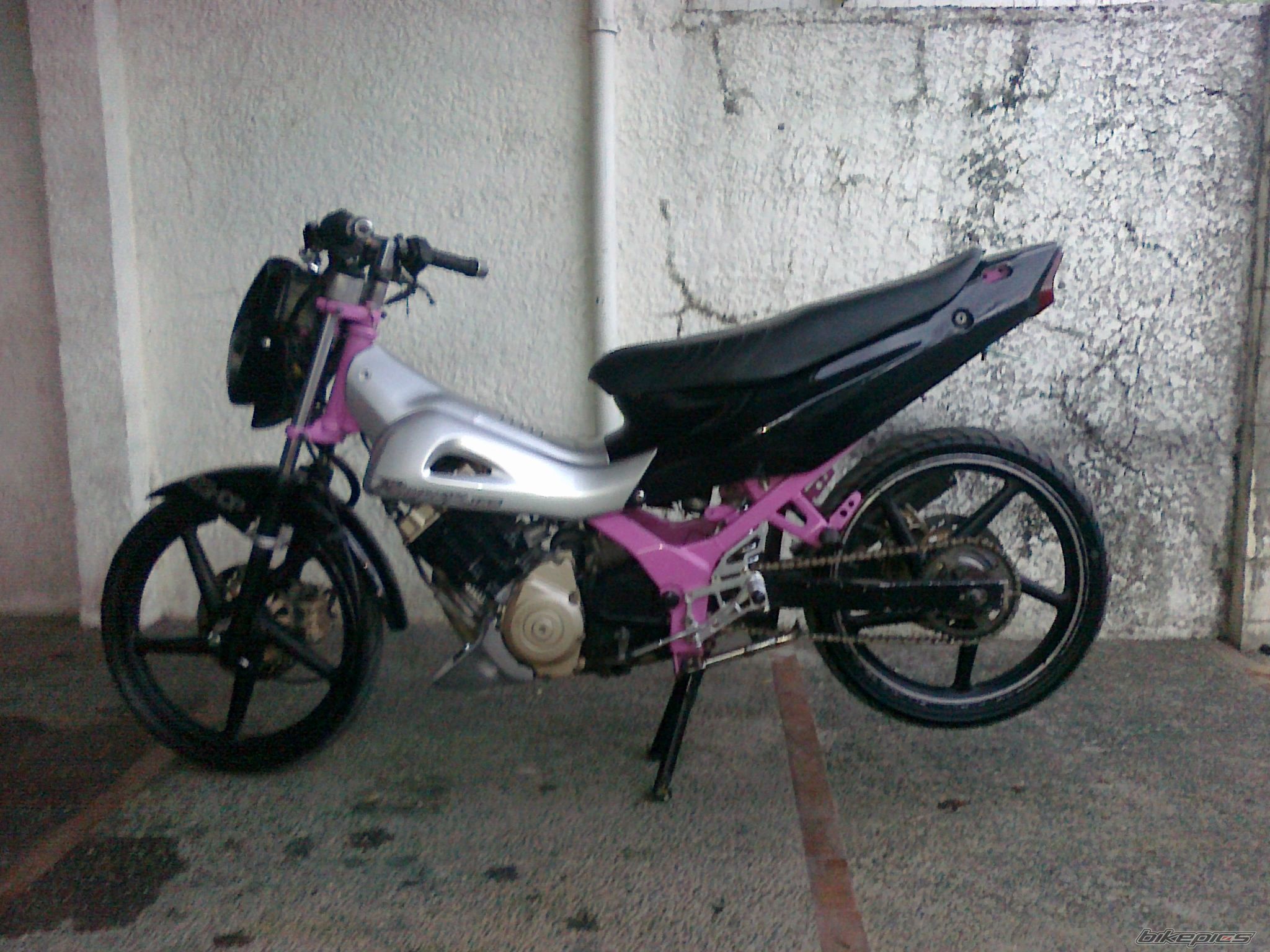 2010 SUZUKI RAIDER 125 | Picture 2011623 motorcycle photo