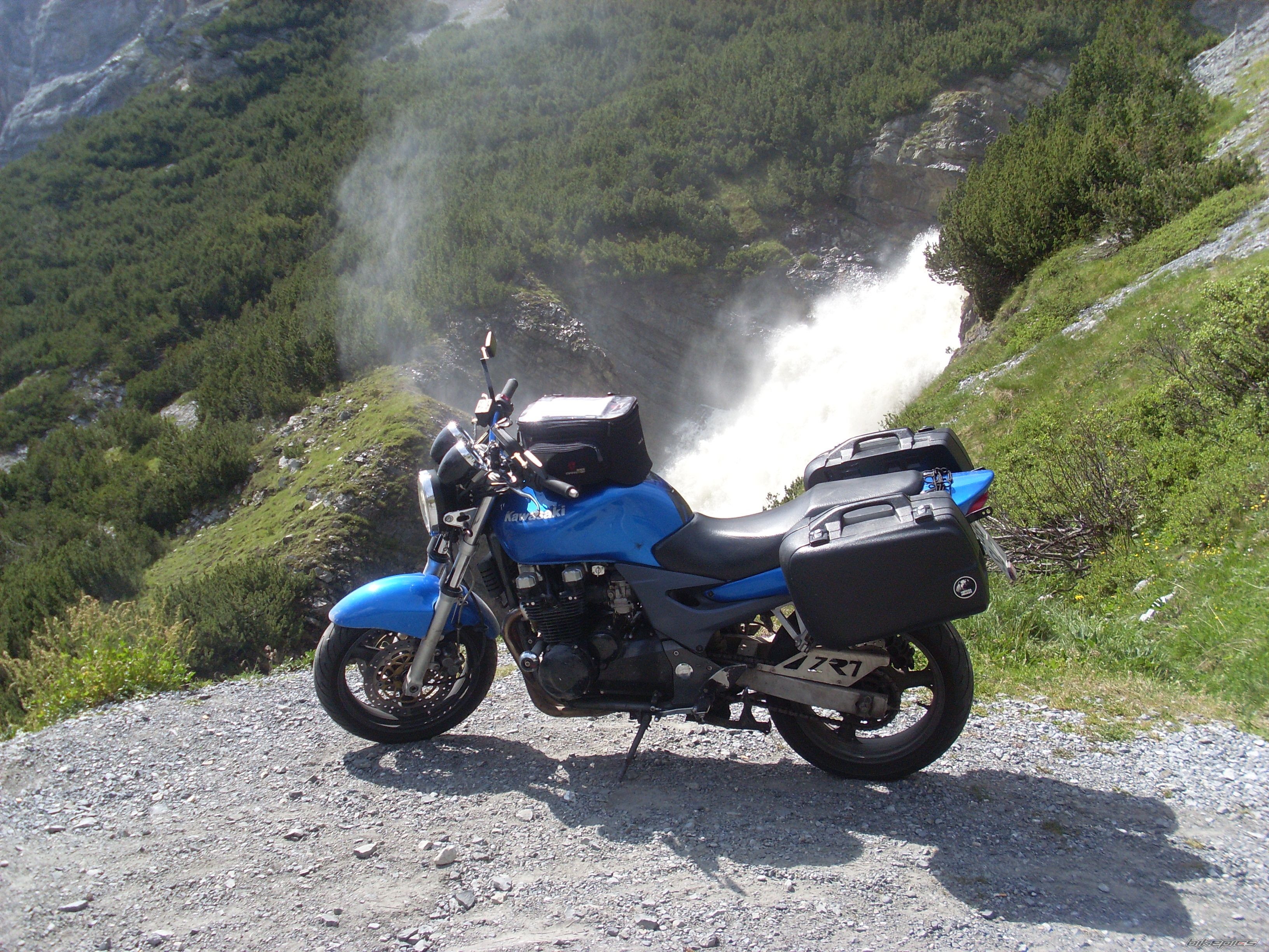 2000 KAWASAKI ZR 7 | Picture 2011789 motorcycle photo