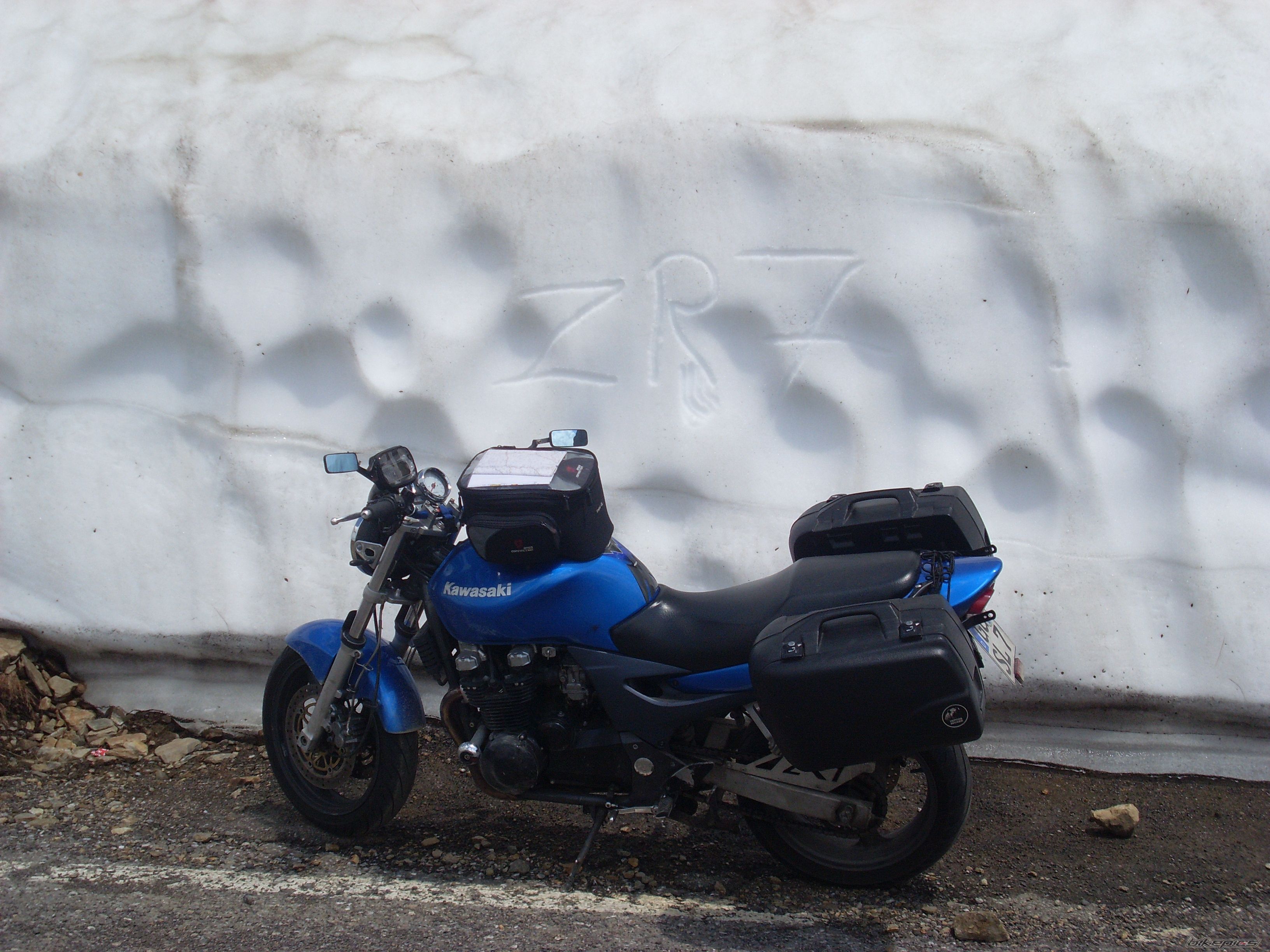 2000 KAWASAKI ZR 7 | Picture 2011793 motorcycle photo
