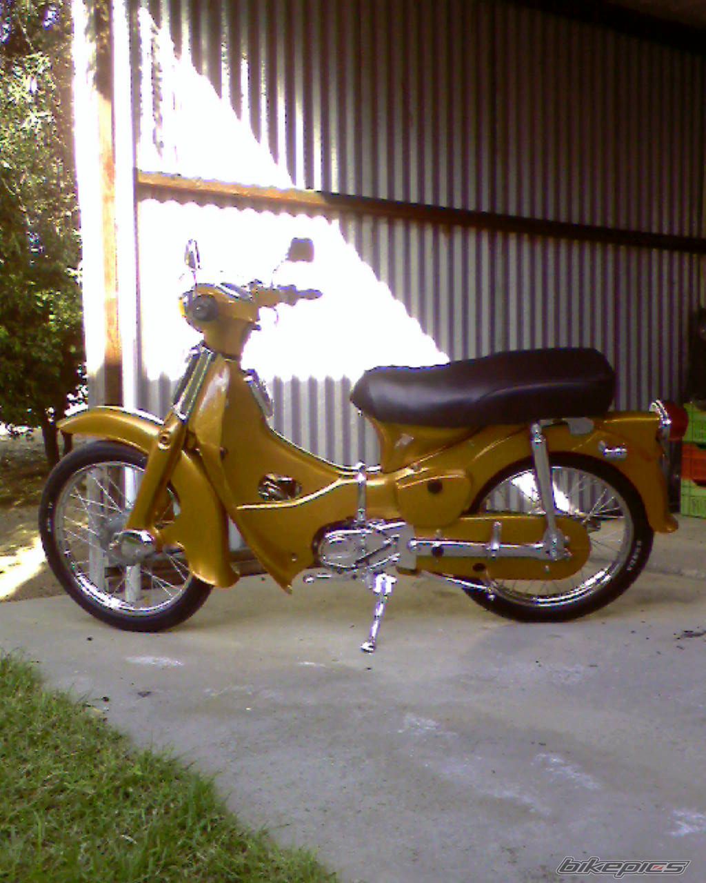 2010 HONDA C 70 | Picture 2012063 motorcycle photo