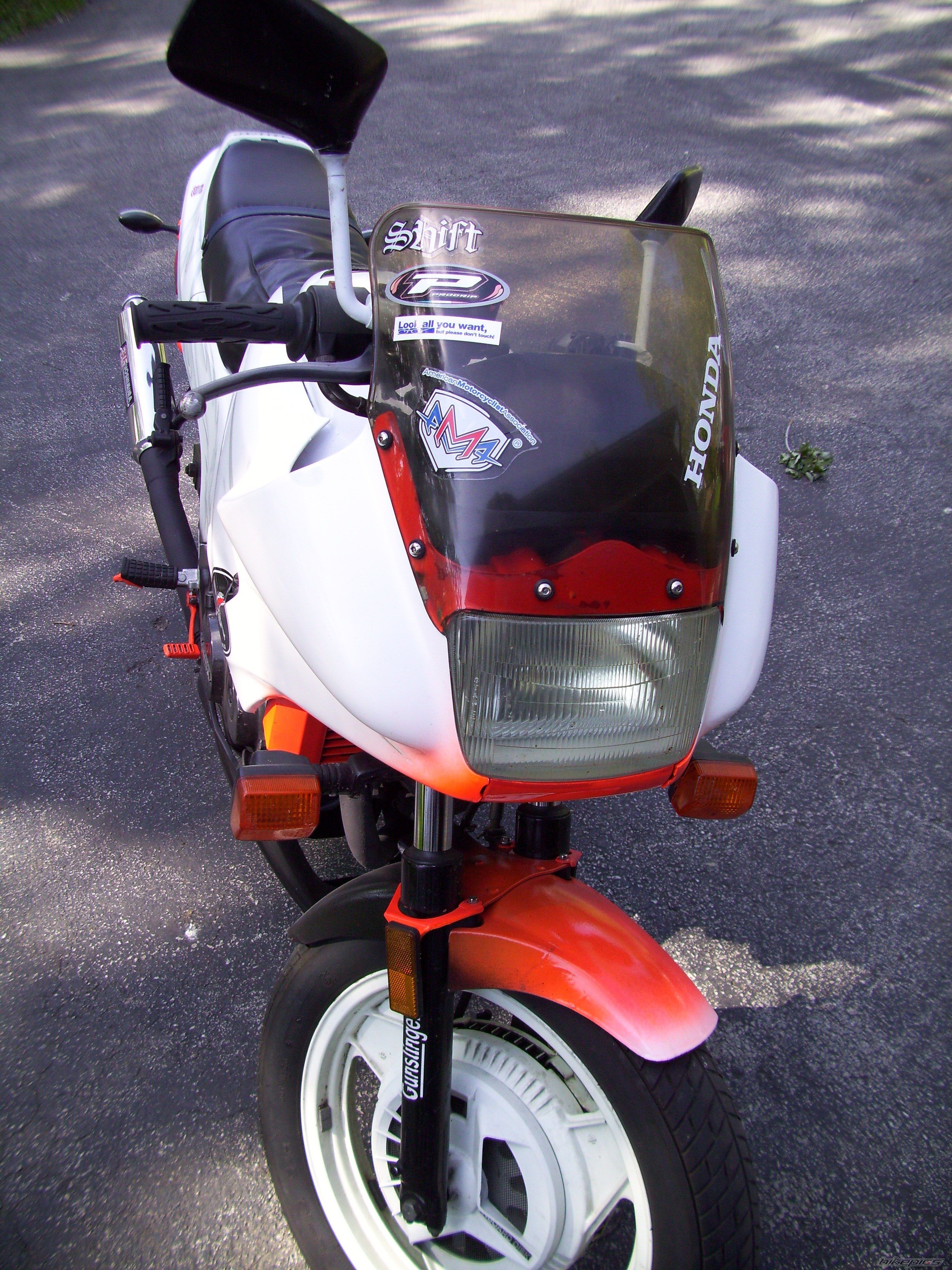 1989 HONDA VTR 250 | Picture 2012600 motorcycle photo