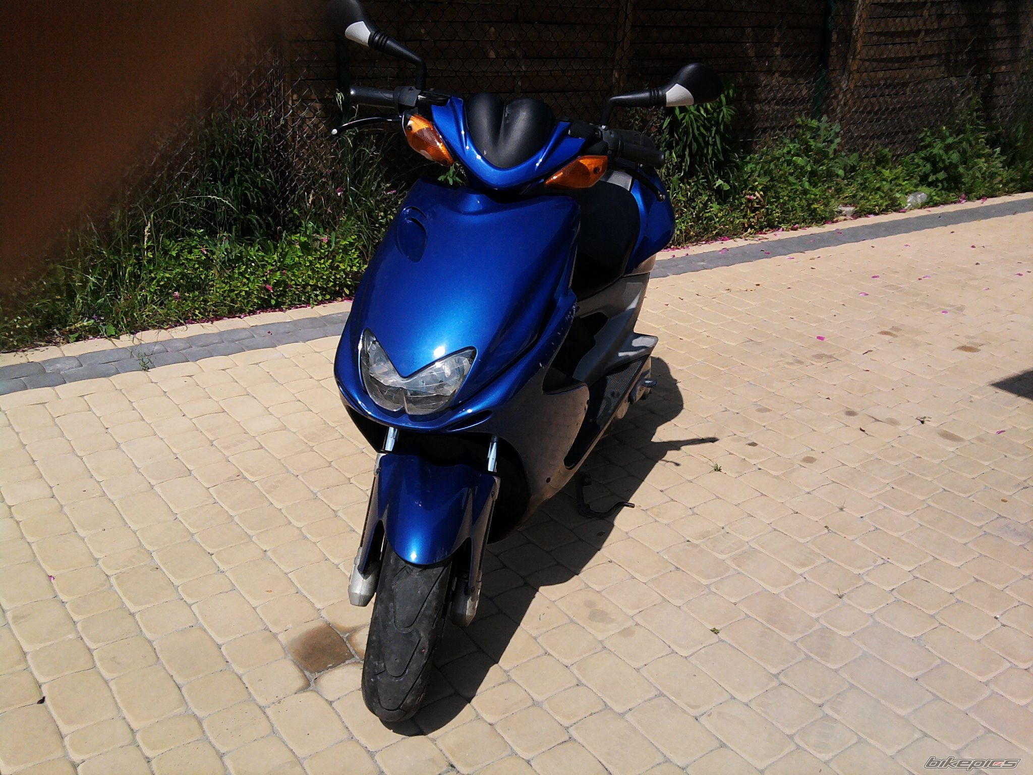 2004 YAMAHA AEROX 100 | Picture 2013251 motorcycle photo