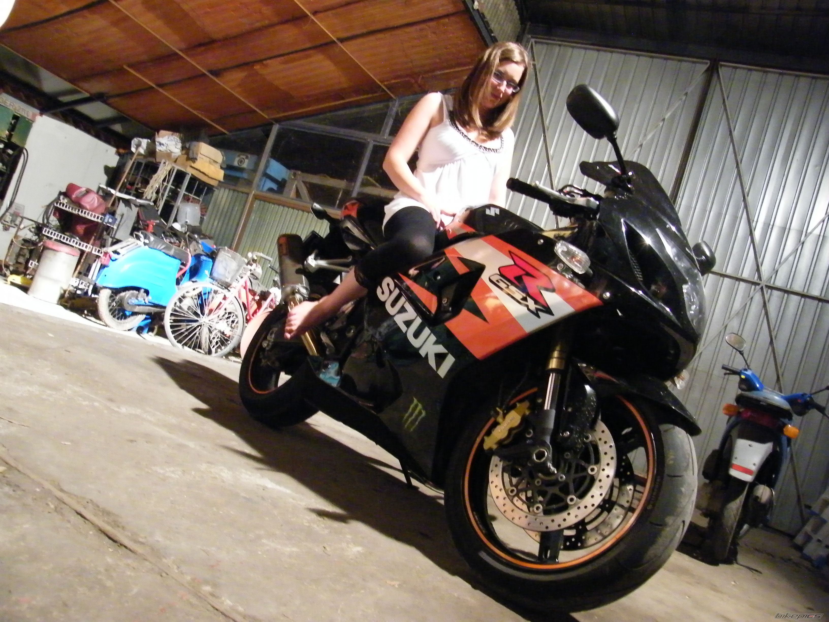 2004 SUZUKI GSX R 600 | Picture 2014014 motorcycle photo