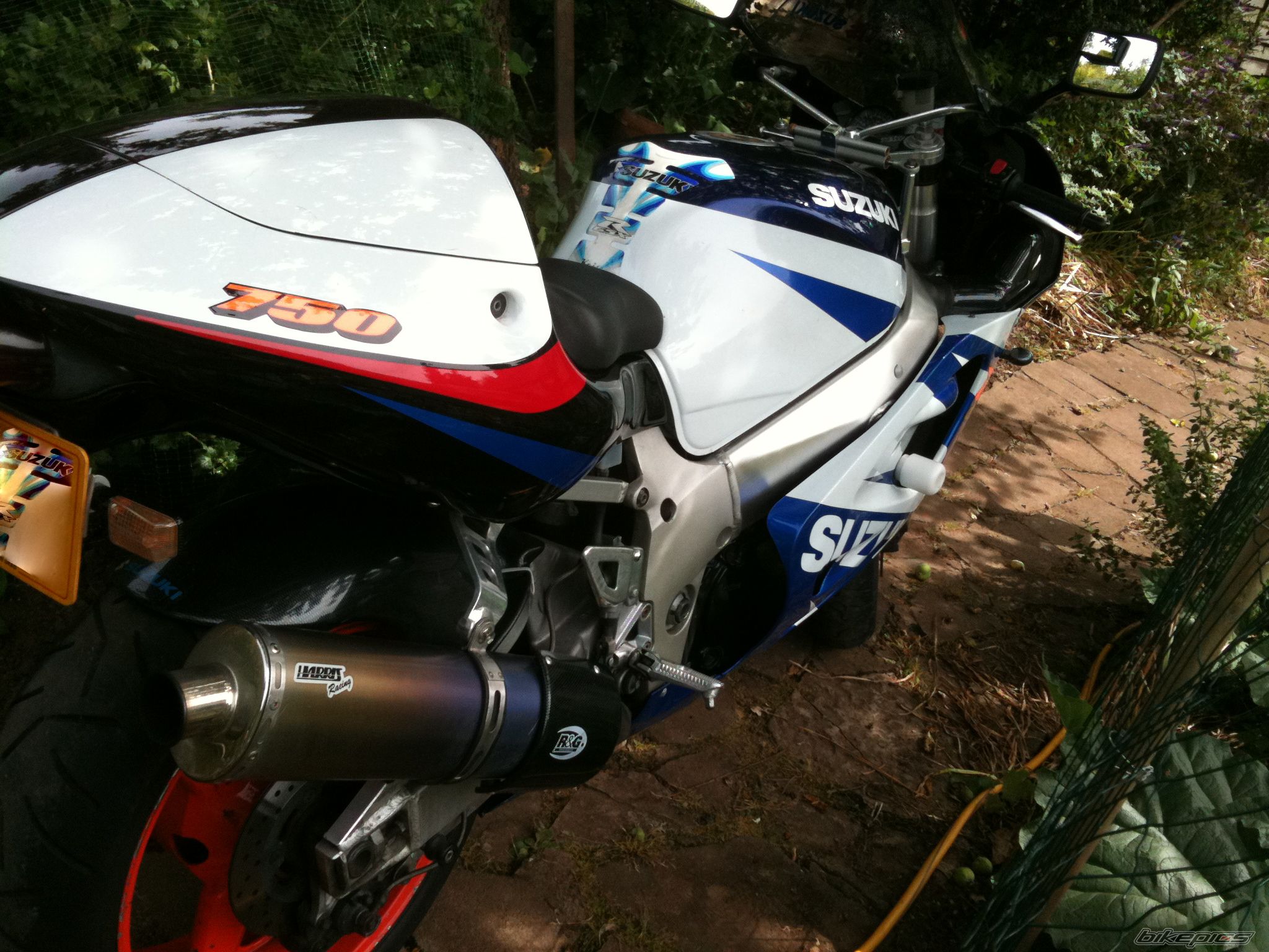 1996 SUZUKI GSX R 750 | Picture 2014426 motorcycle photo
