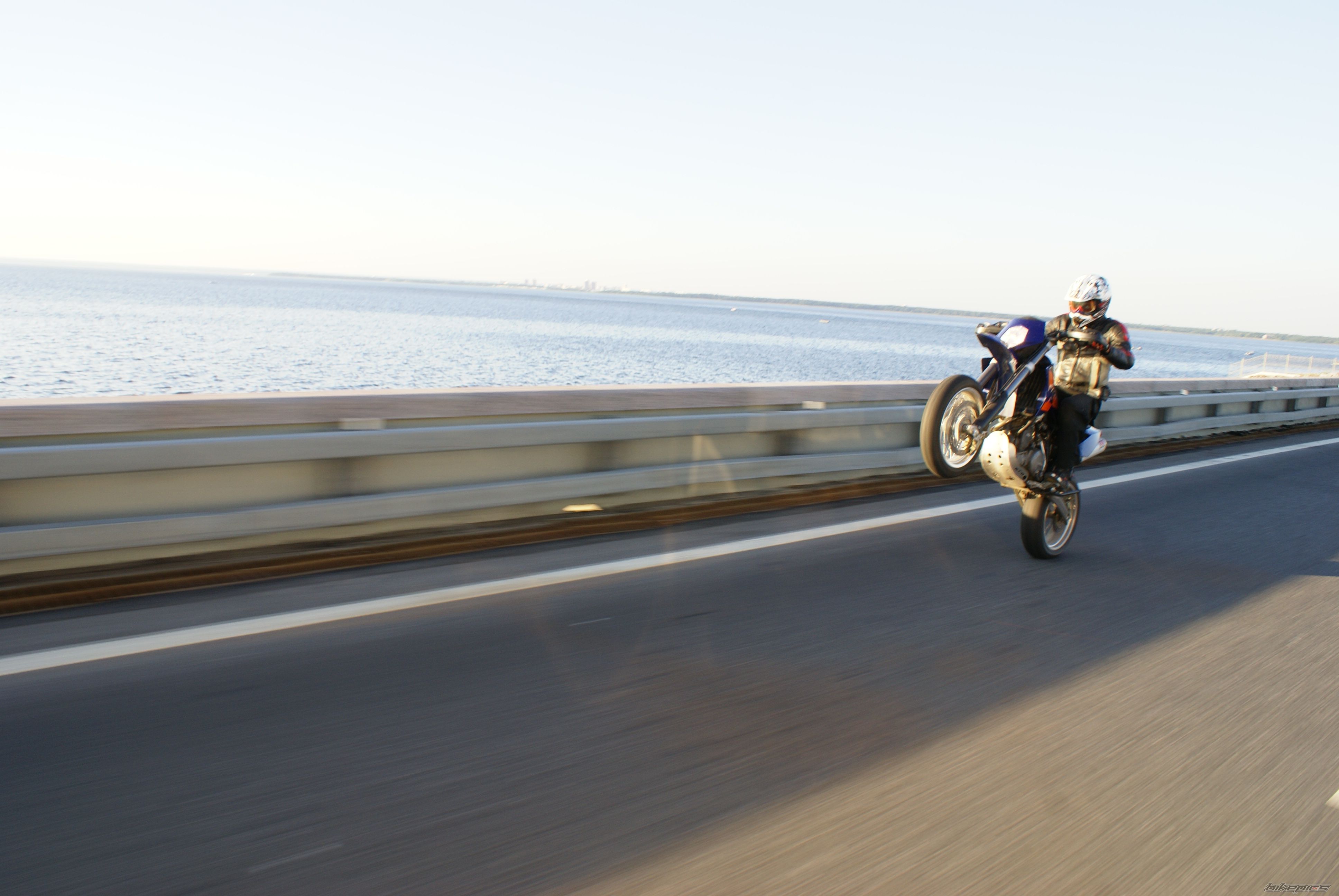 2005 KTM 640 LC4 | Picture 2014454 motorcycle photo
