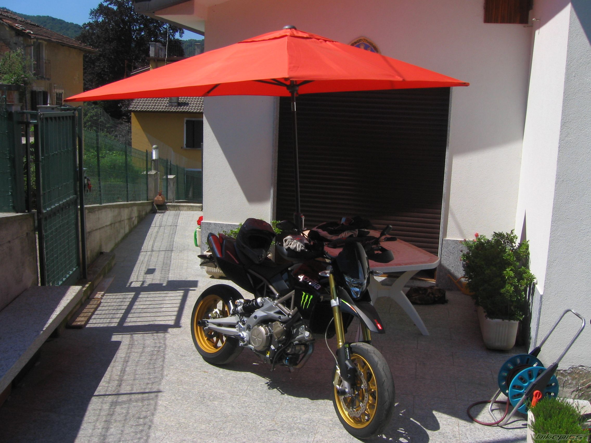 2009 APRILIA SMV 750 DORSODURO | Picture 2014784 motorcycle photo
