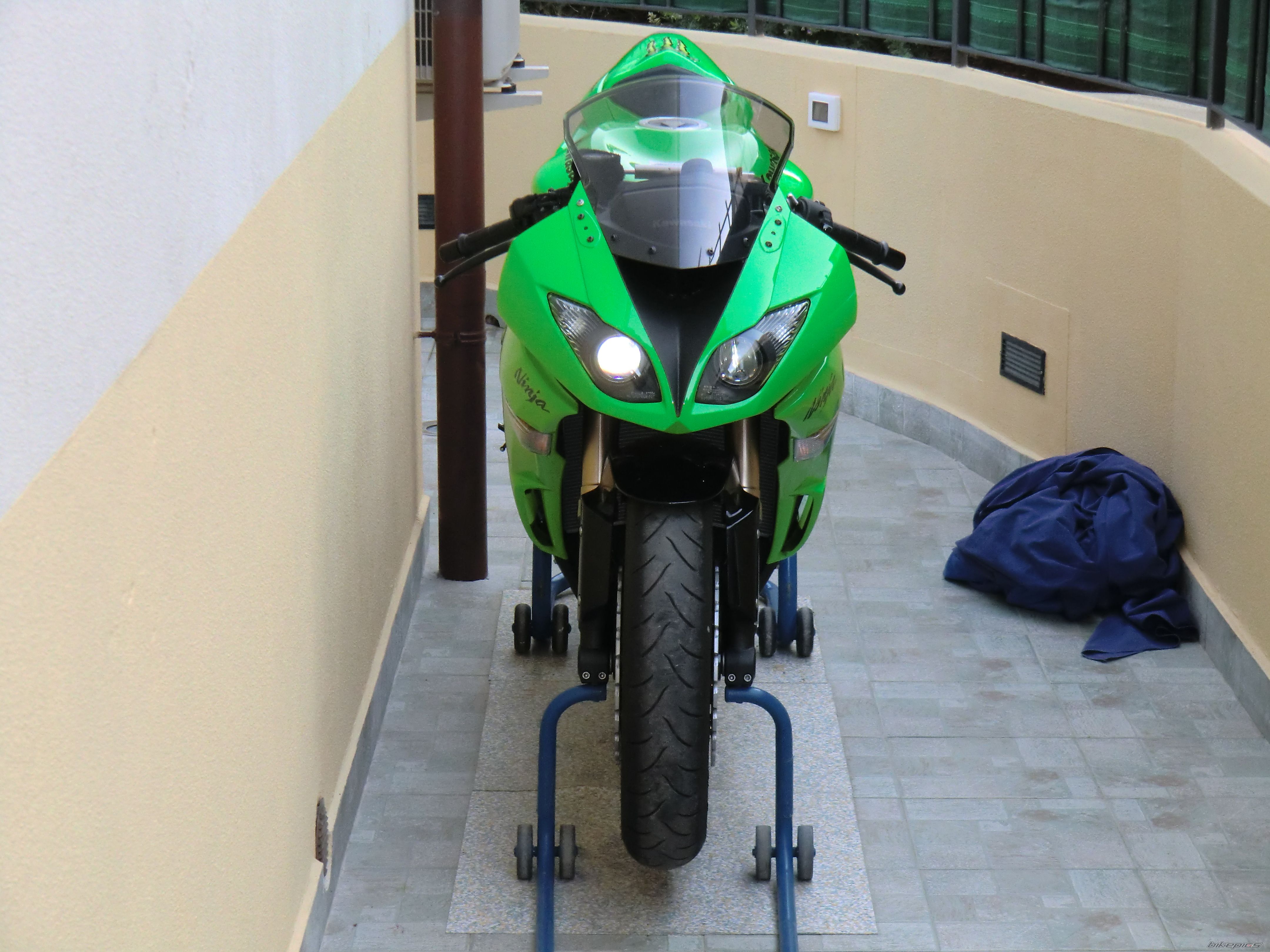 2010 KAWASAKI ZX 6R | Picture 2014788 motorcycle photo