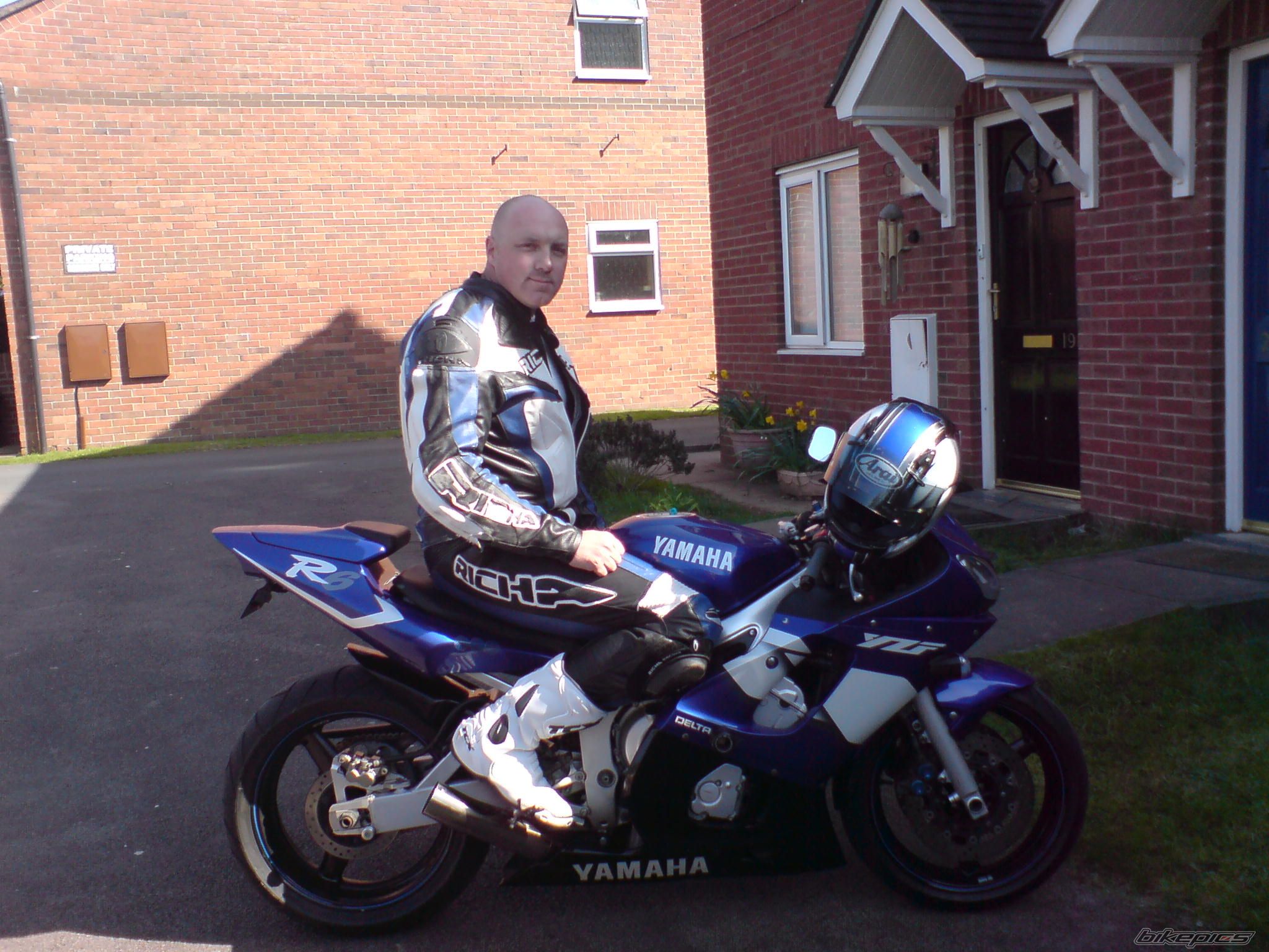 2001 YAMAHA YZF R6 | Picture 2015220 motorcycle photo