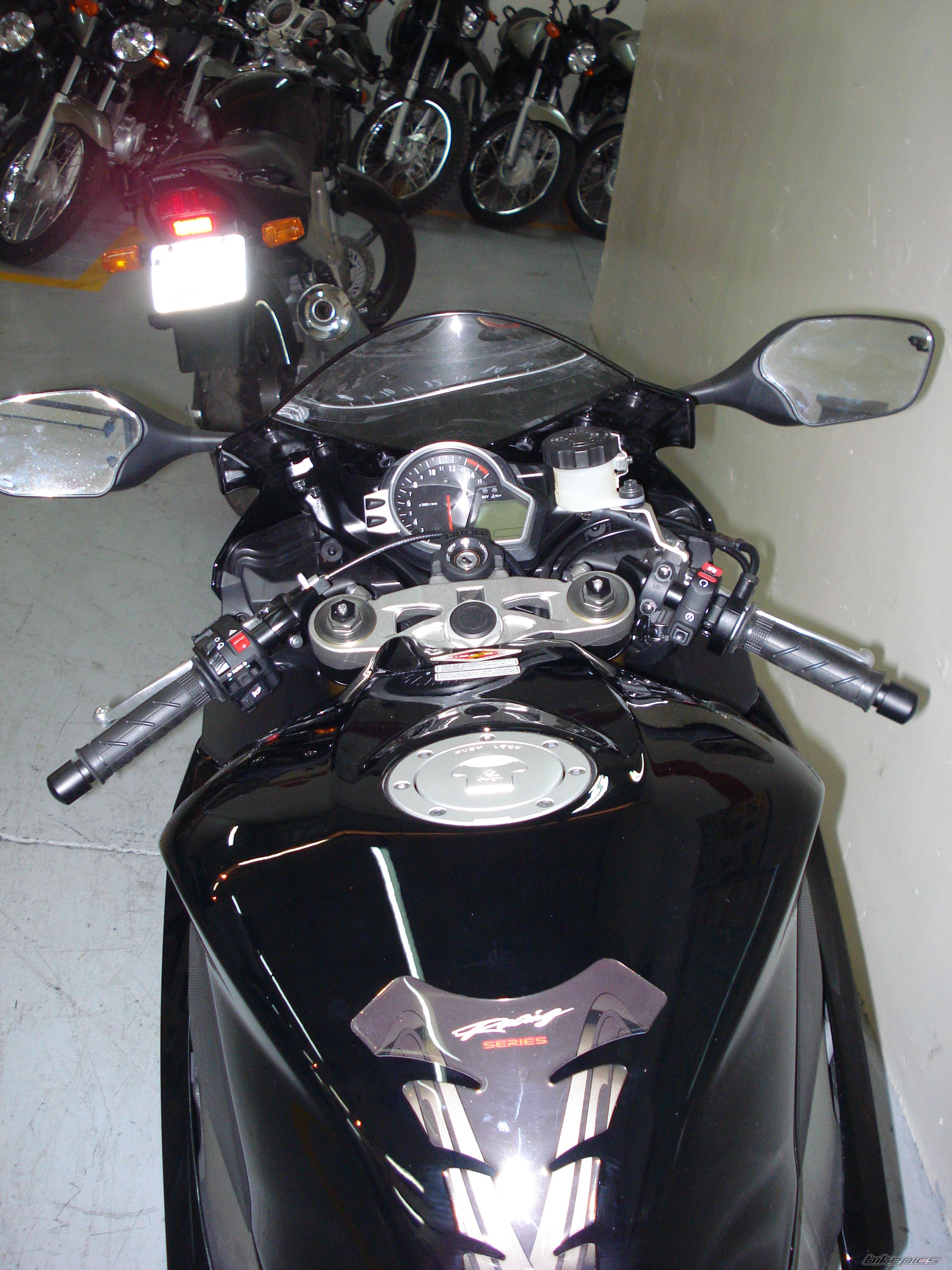 2010 HONDA CBR 1000  RR | Picture 2015280 motorcycle photo