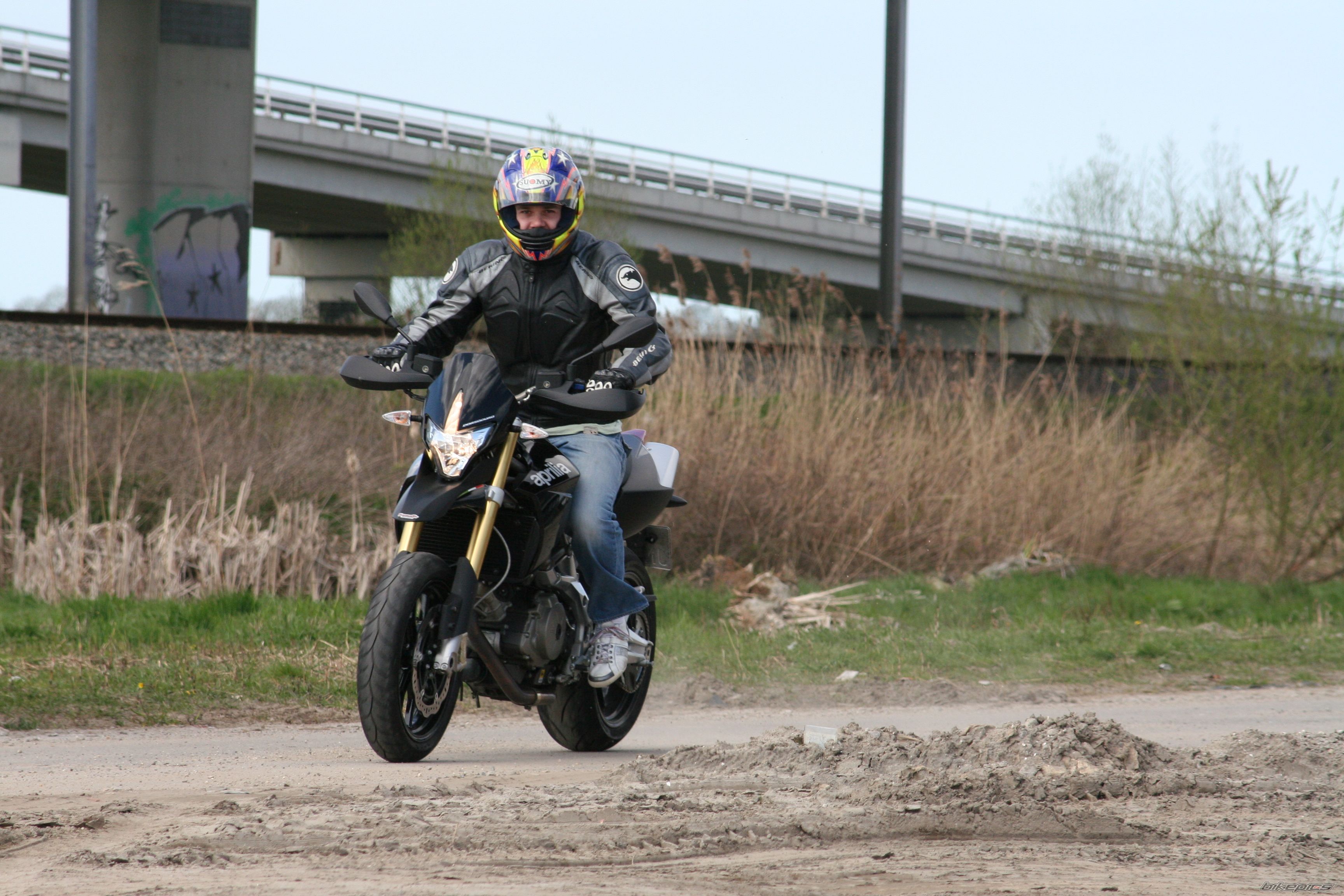 2008 APRILIA SMV 750 DORSODURO | Picture 2015710 motorcycle photo