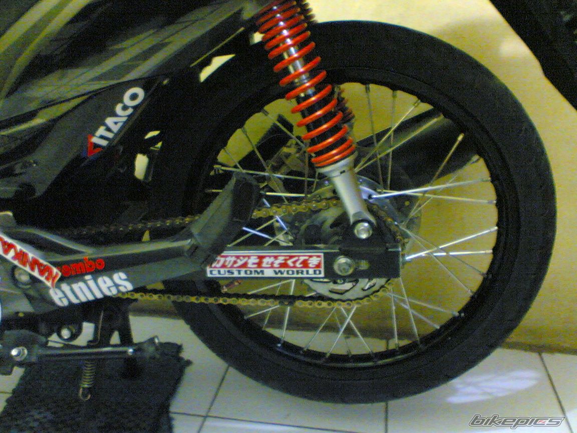 1990 SUZUKI SHOGUN SP 125 | Picture 2015722 motorcycle photo