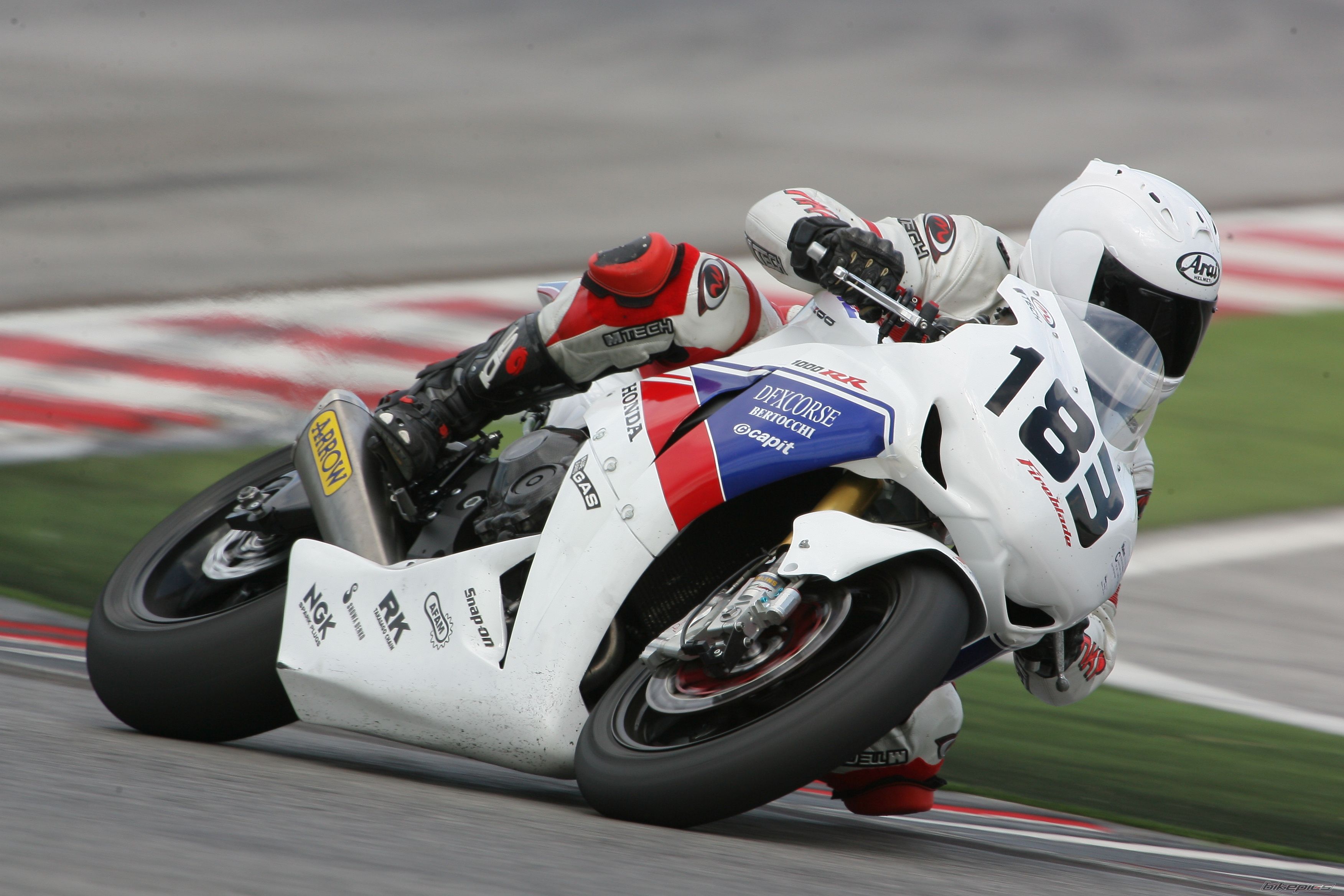 2008 HONDA CBR 1000  RR | Picture 2016059 motorcycle photo