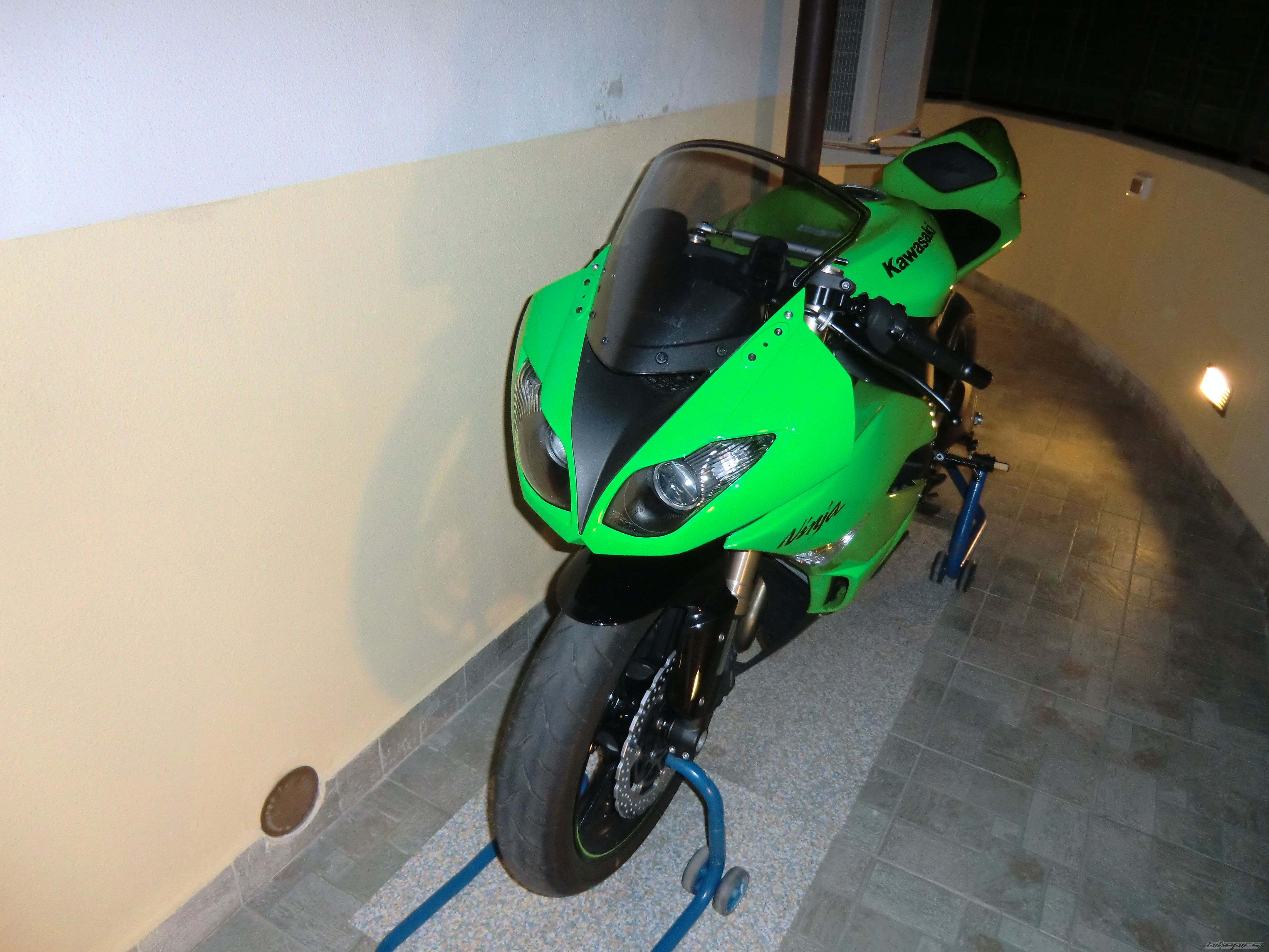 2010 KAWASAKI ZX 6R | Picture 2016233 motorcycle photo