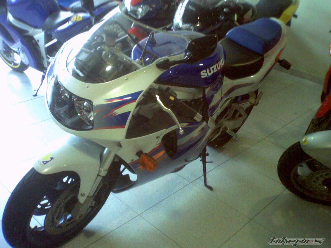 1994 SUZUKI GSX R 750 | Picture 2016721 motorcycle photo