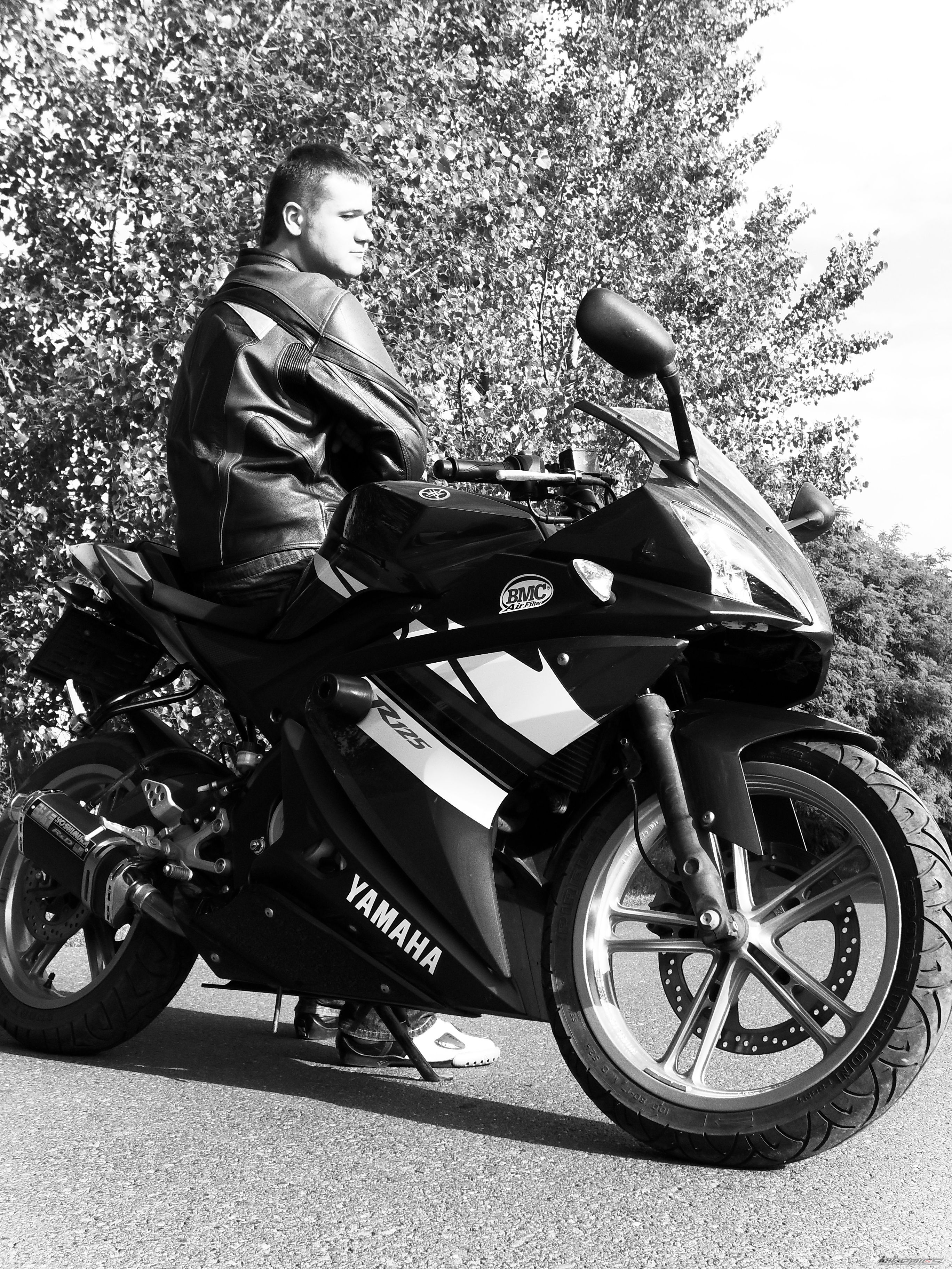 2009 YAMAHA YZF R125 | Picture 2016773 motorcycle photo