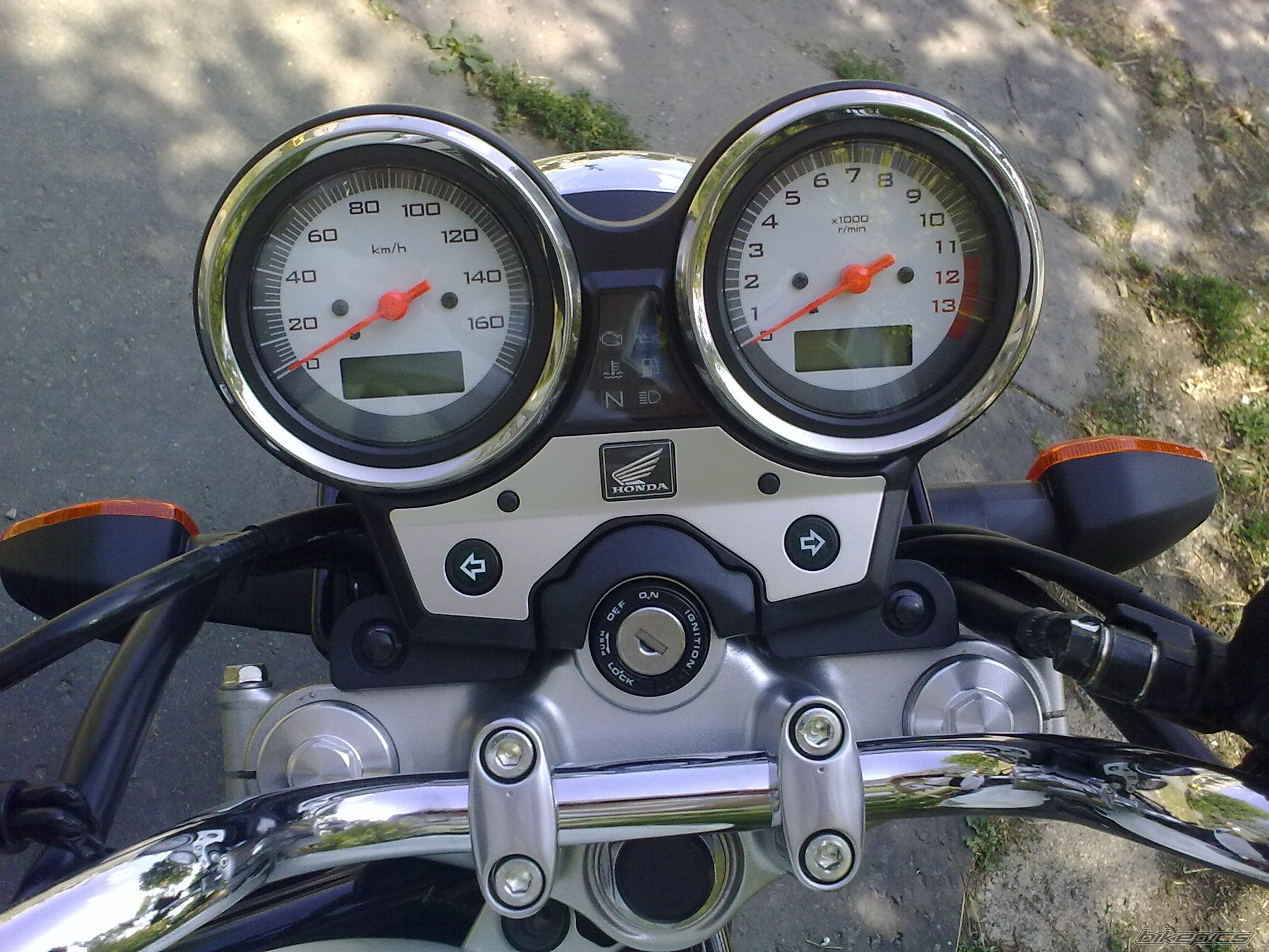 2009 HONDA VTR 250 | Picture 2017506 motorcycle photo