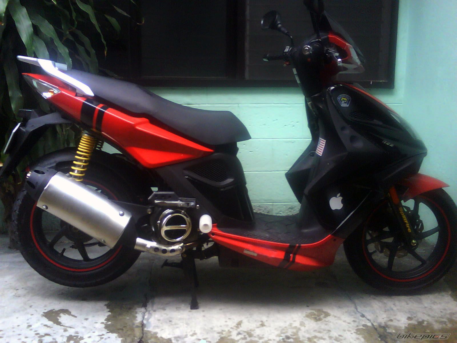 2009 KYMCO SUPER 8 | Picture 2017817 motorcycle photo