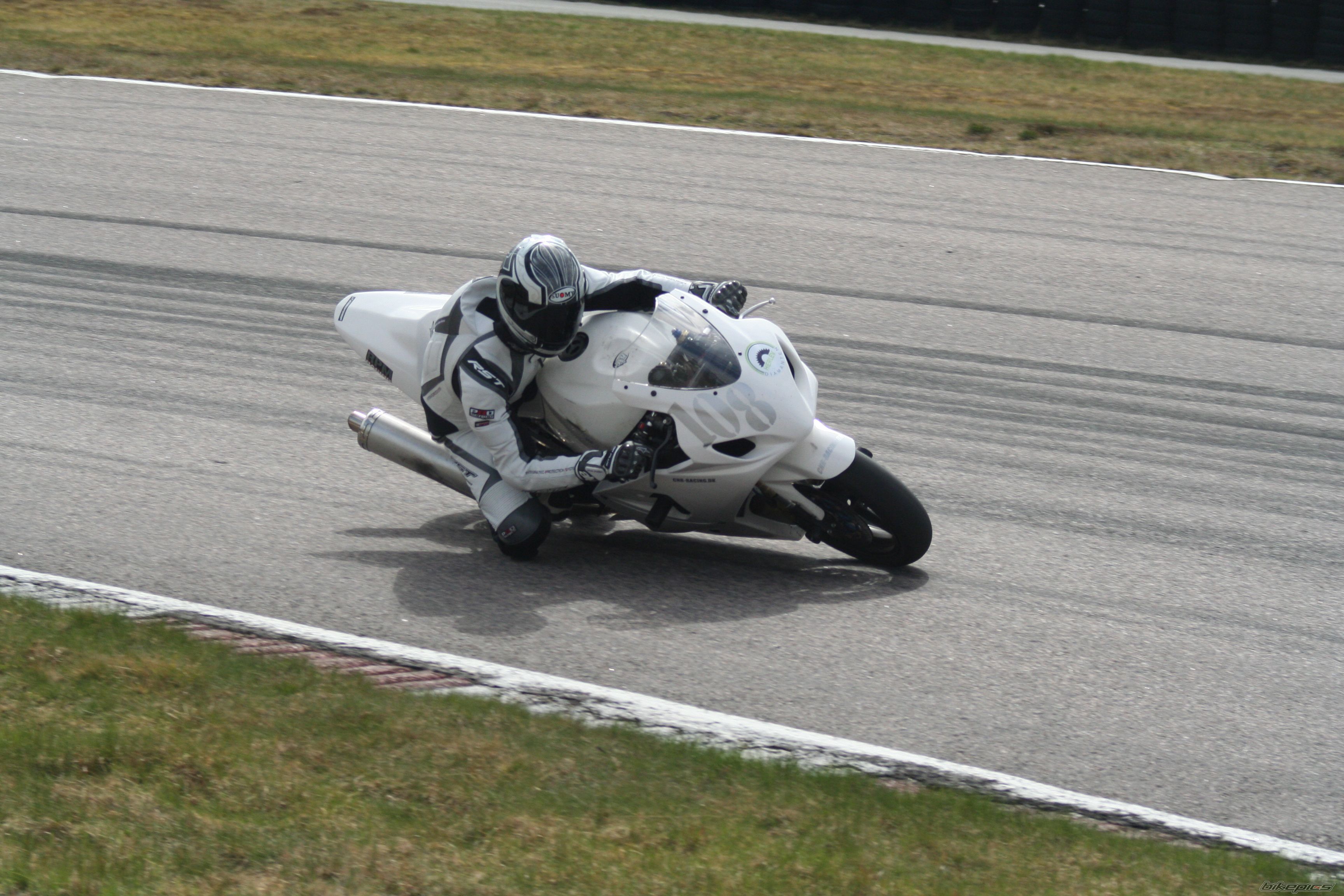2004 SUZUKI GSX R 750 | Picture 2018574 motorcycle photo
