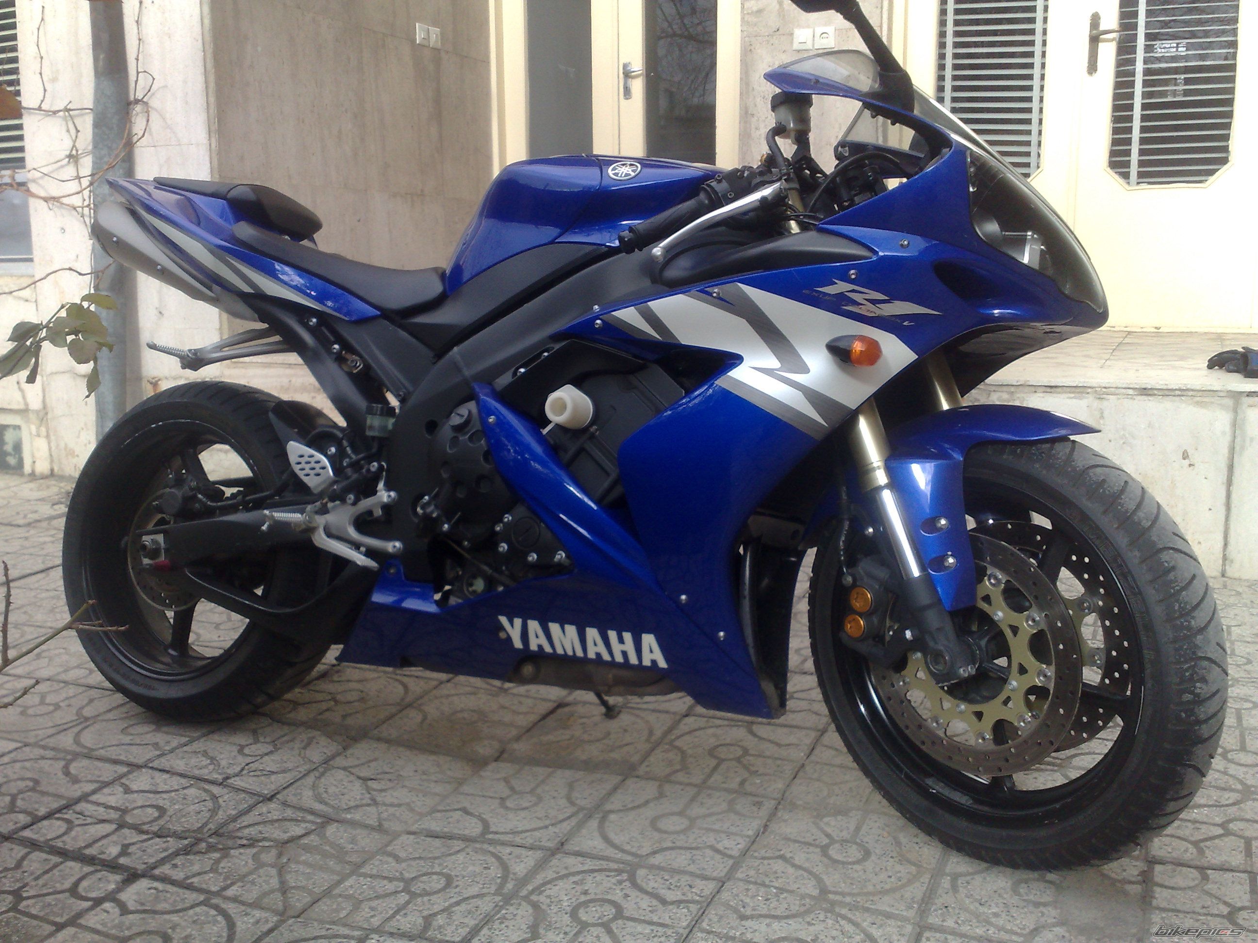 2009 YAMAHA YZF R1 | Picture 2018616 motorcycle photo