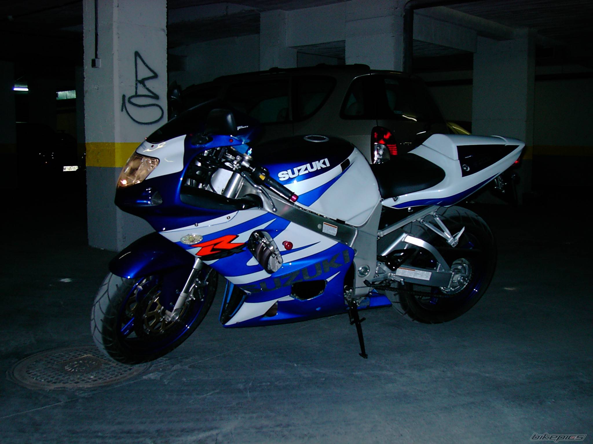 2002 SUZUKI GSX R 750 | Picture 201928 motorcycle photo