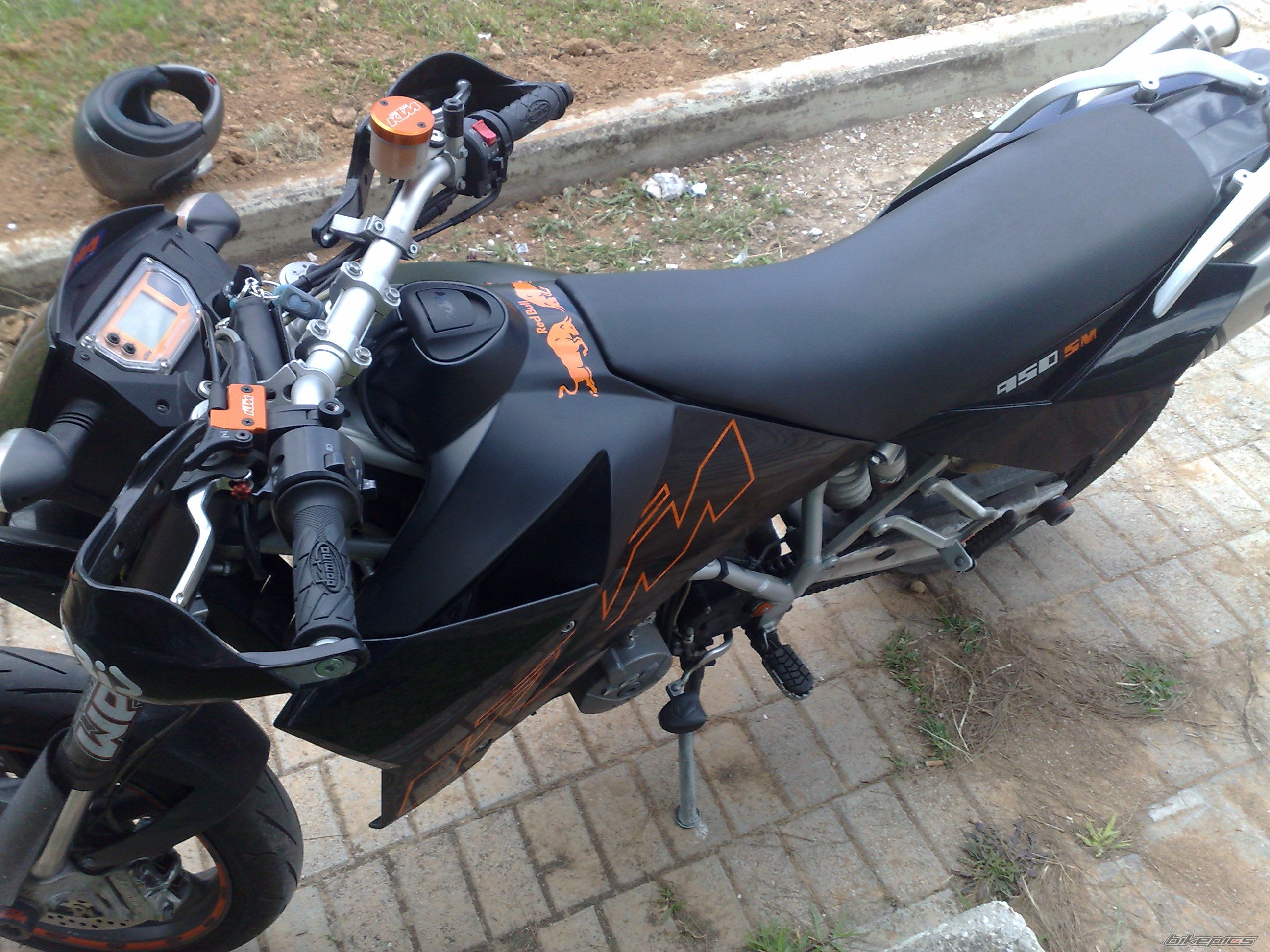 2008 KTM 950 SUPERMOTO | Picture 2019420 motorcycle photo