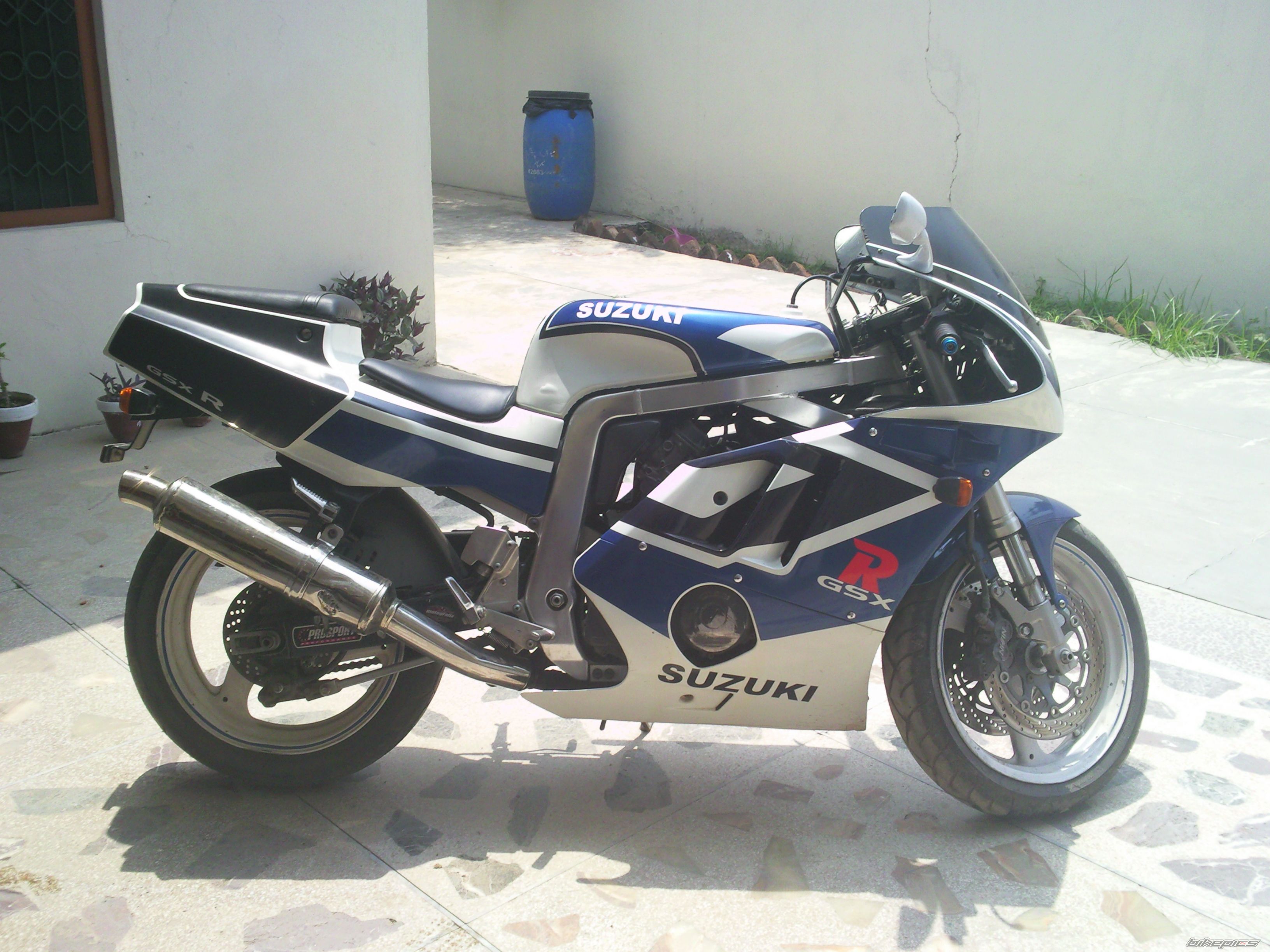 1994 SUZUKI GSX R 400 | Picture 2021142 motorcycle photo