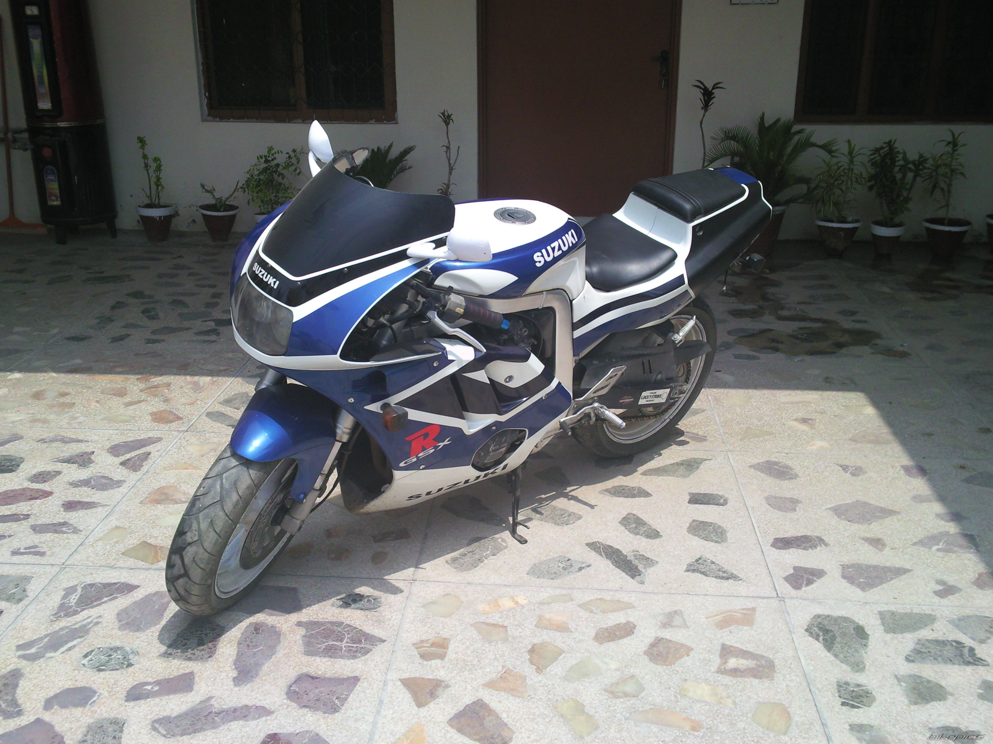 1994 SUZUKI GSX R 400 | Picture 2021164 motorcycle photo