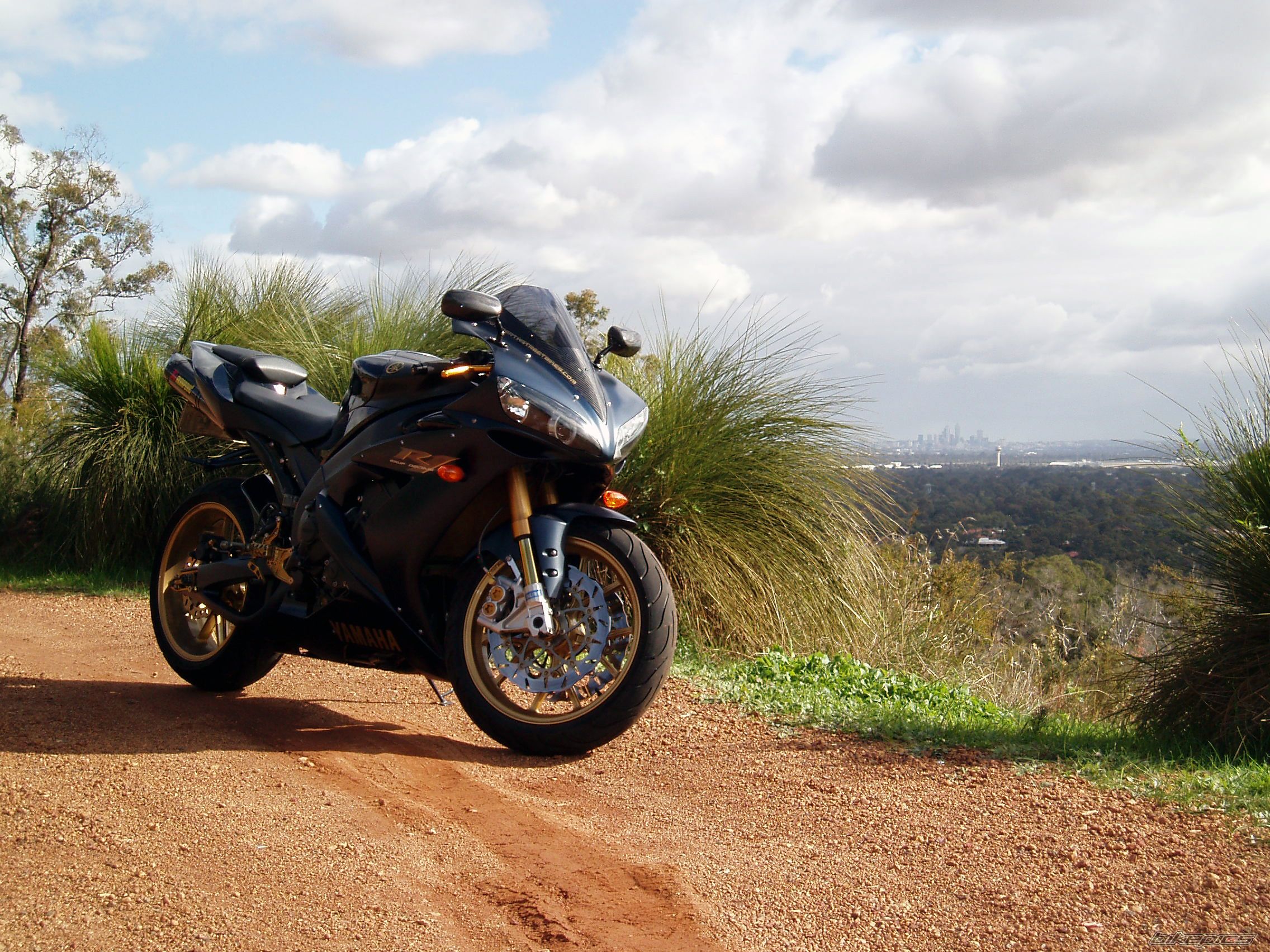 2006 YAMAHA YZF R1 | Picture 2021670 motorcycle photo