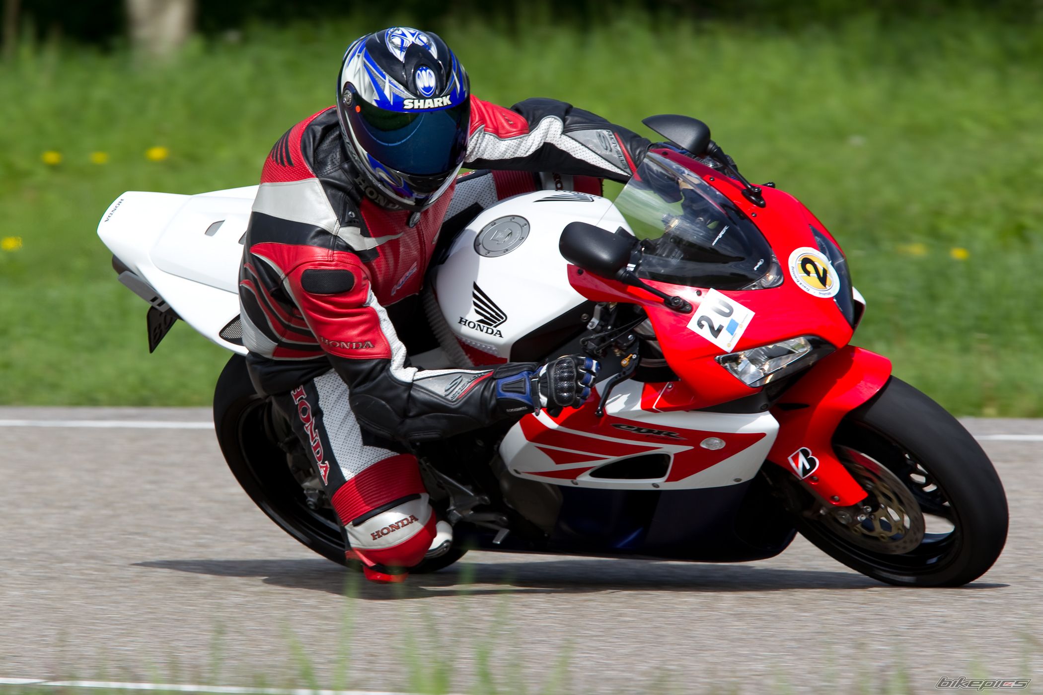 2004 HONDA CBR 1000  RR | Picture 2022058 motorcycle photo