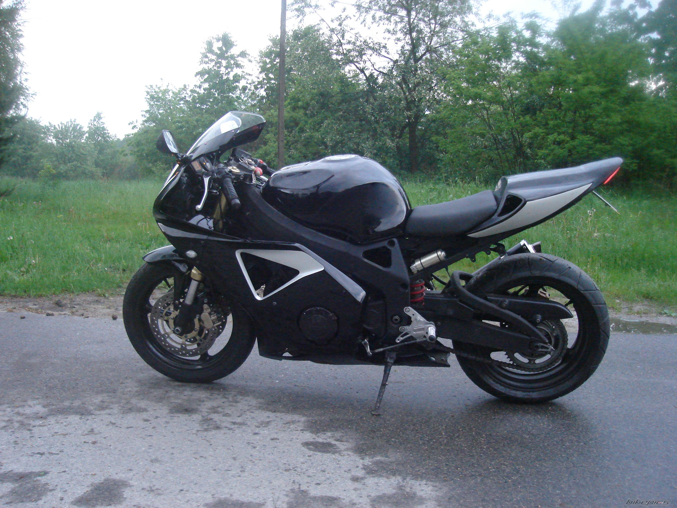 1999 HONDA CBR 900 | Picture 2024090 motorcycle photo