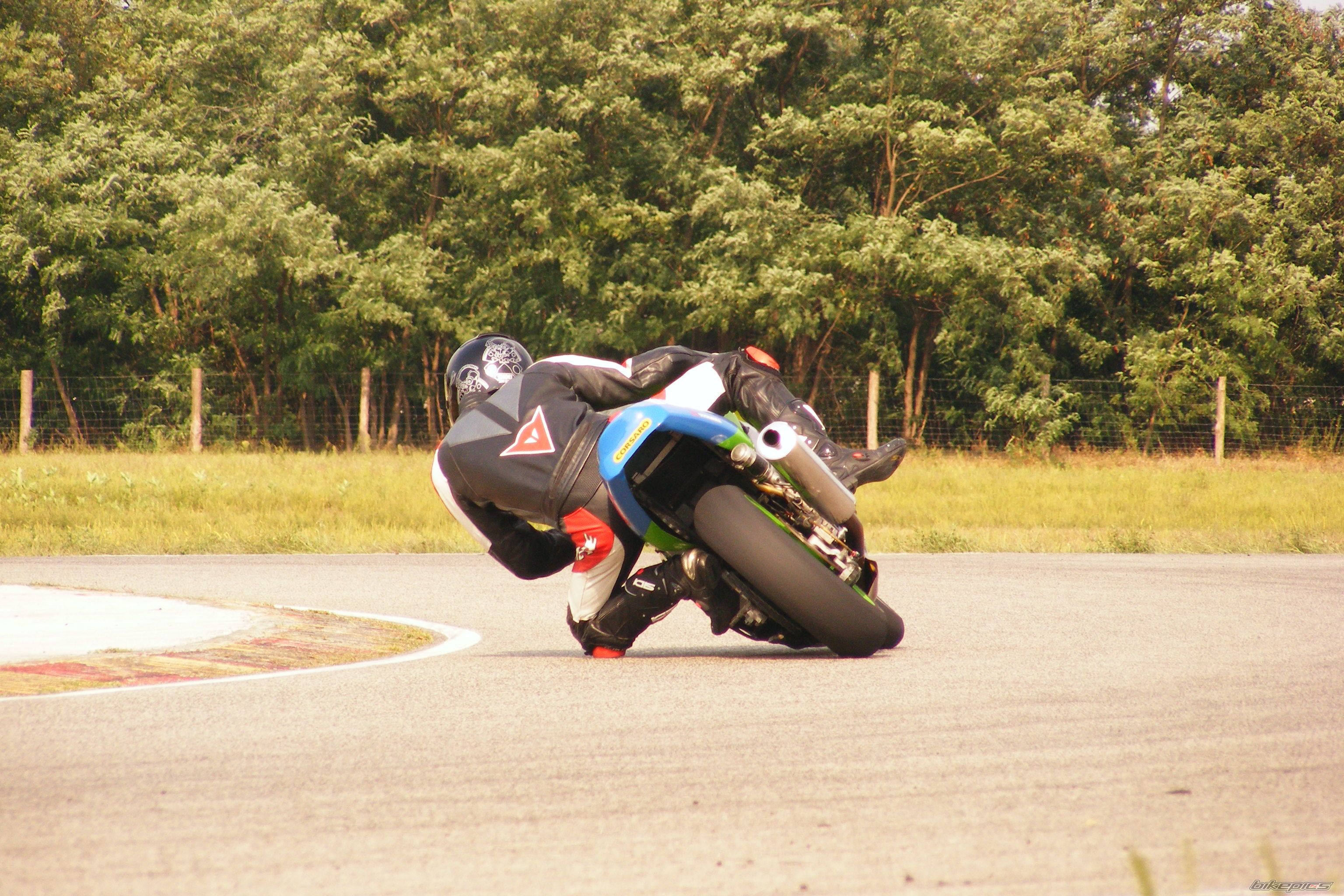 1998 KAWASAKI ZX 7R | Picture 2025167 motorcycle photo