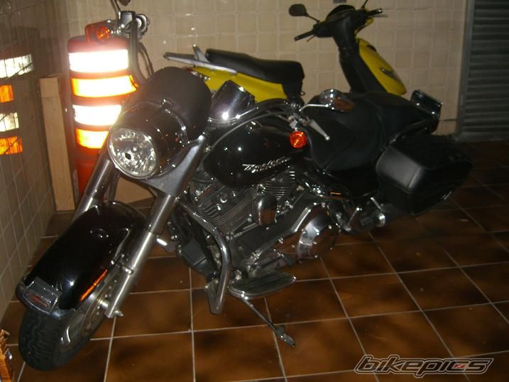 2005 HARLEY DAVIDSON HARLEY DAVISON ROAD KING CLASSIC | Picture 2028593 motorcycle photo
