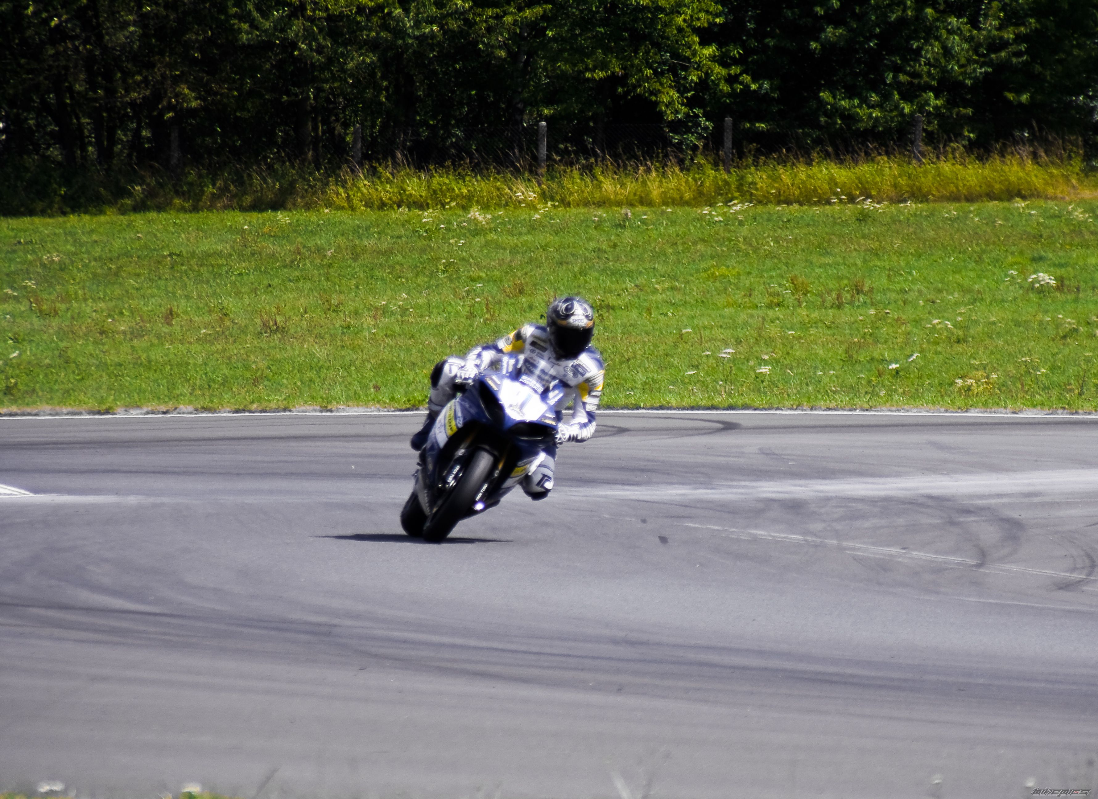 2010 YAMAHA YZF R1 | Picture 2031270 motorcycle photo