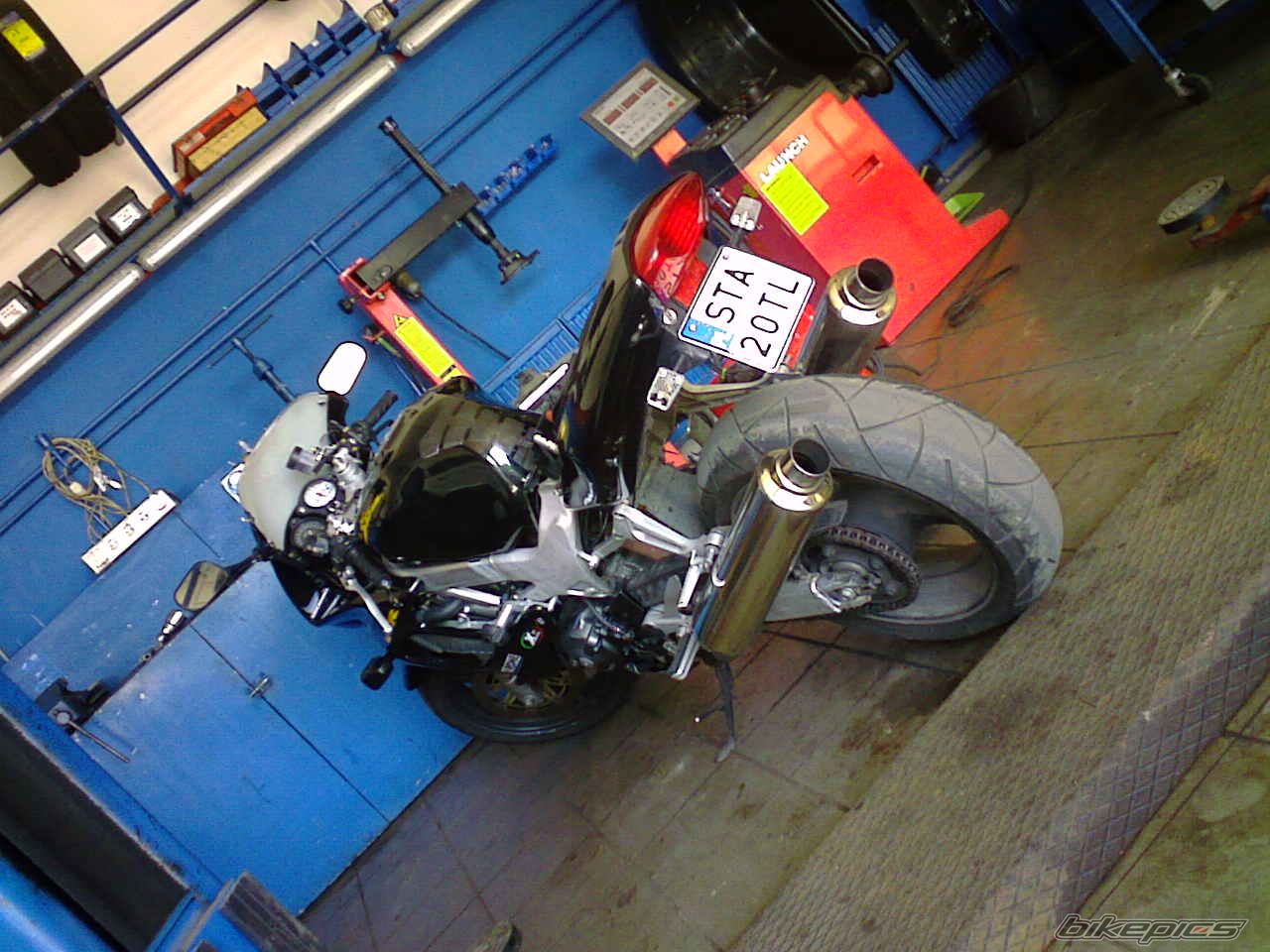1997 HONDA VTR 1000 | Picture 2034182 motorcycle photo
