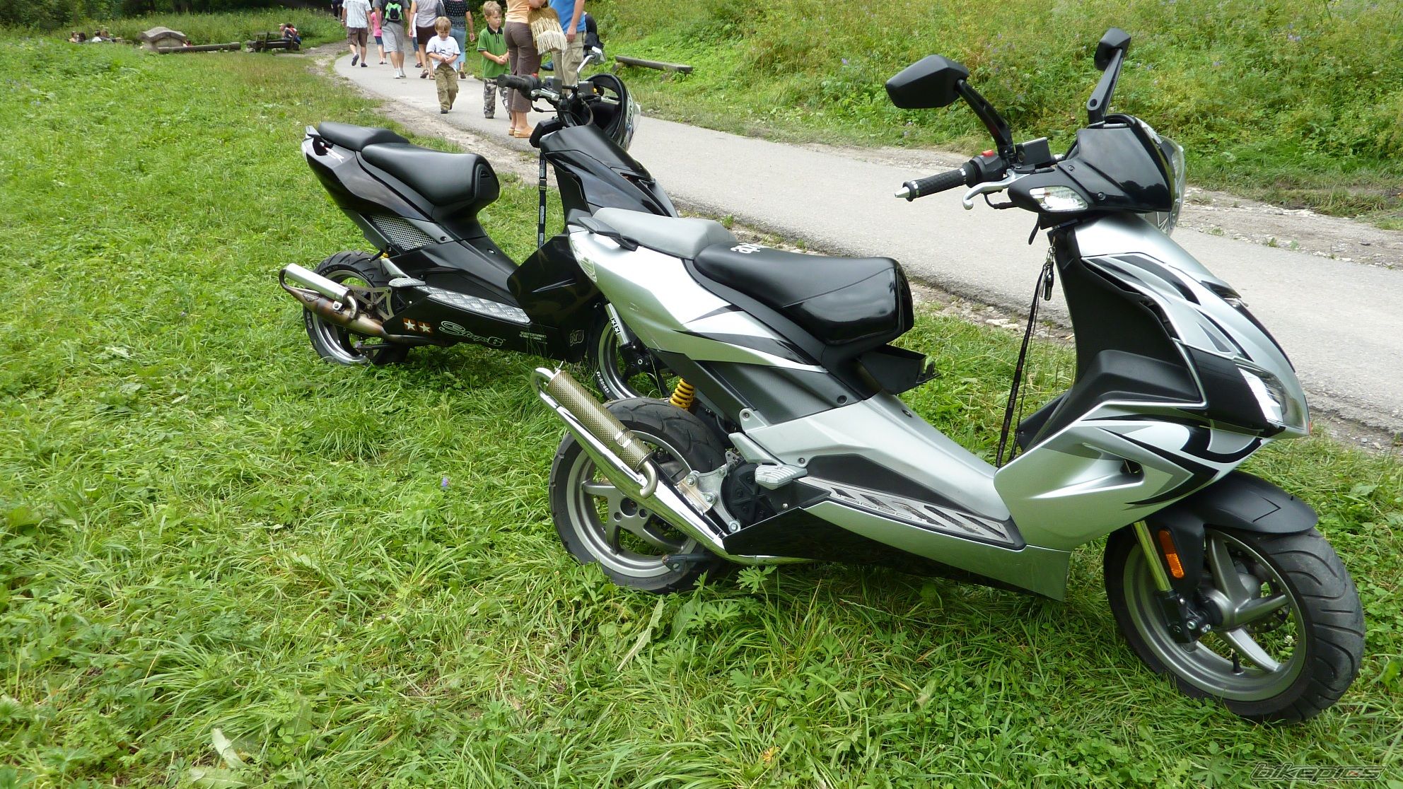 2008 APRILIA SR 50 | Picture 2035599 motorcycle photo